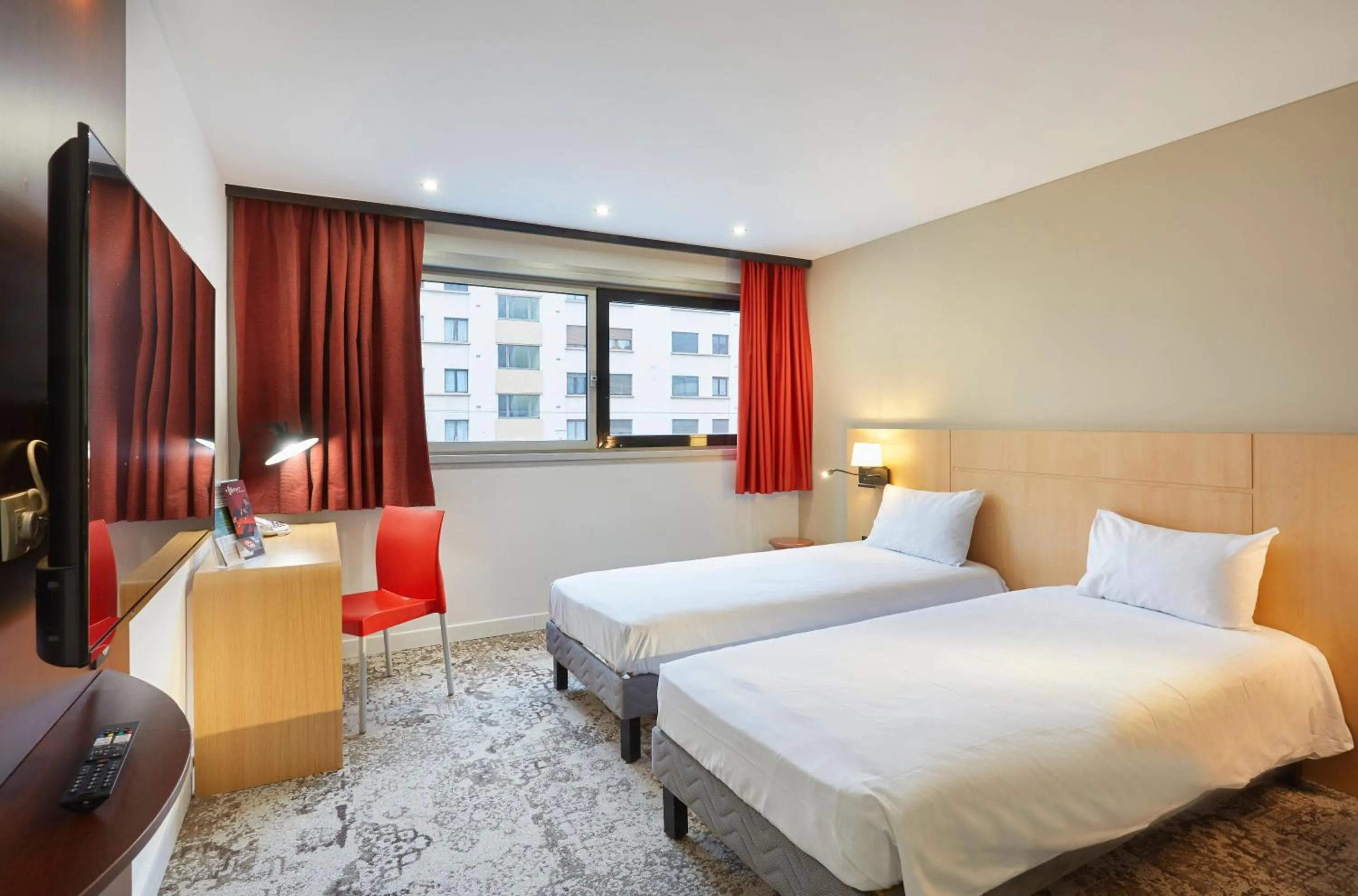 Bed in ibis Annemasse-Genève