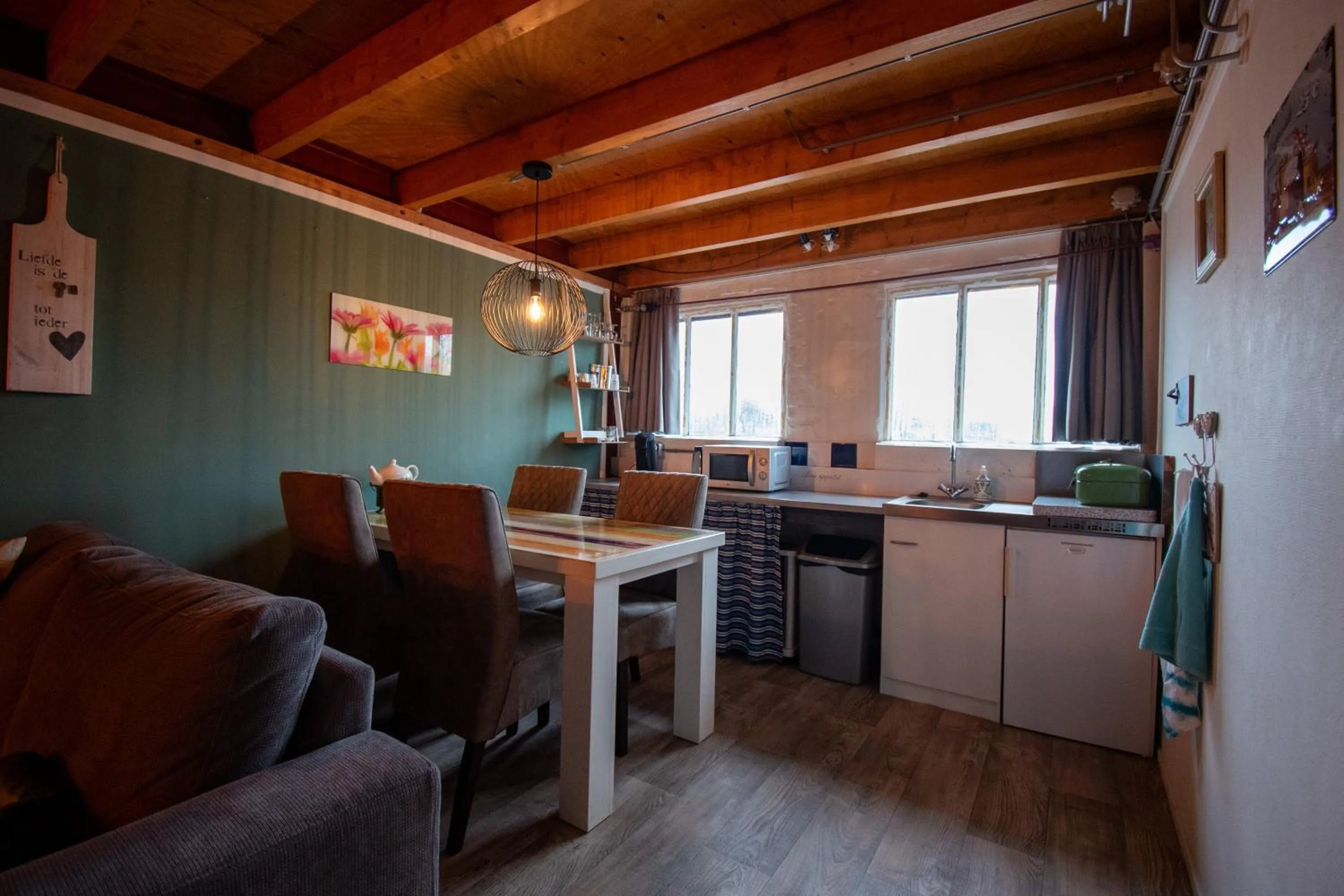 Kitchen or kitchenette in Sfeervol Appartement Het Knooppunt