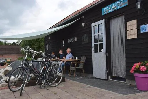 Restaurant/places to eat in Sfeervol Appartement Het Knooppunt