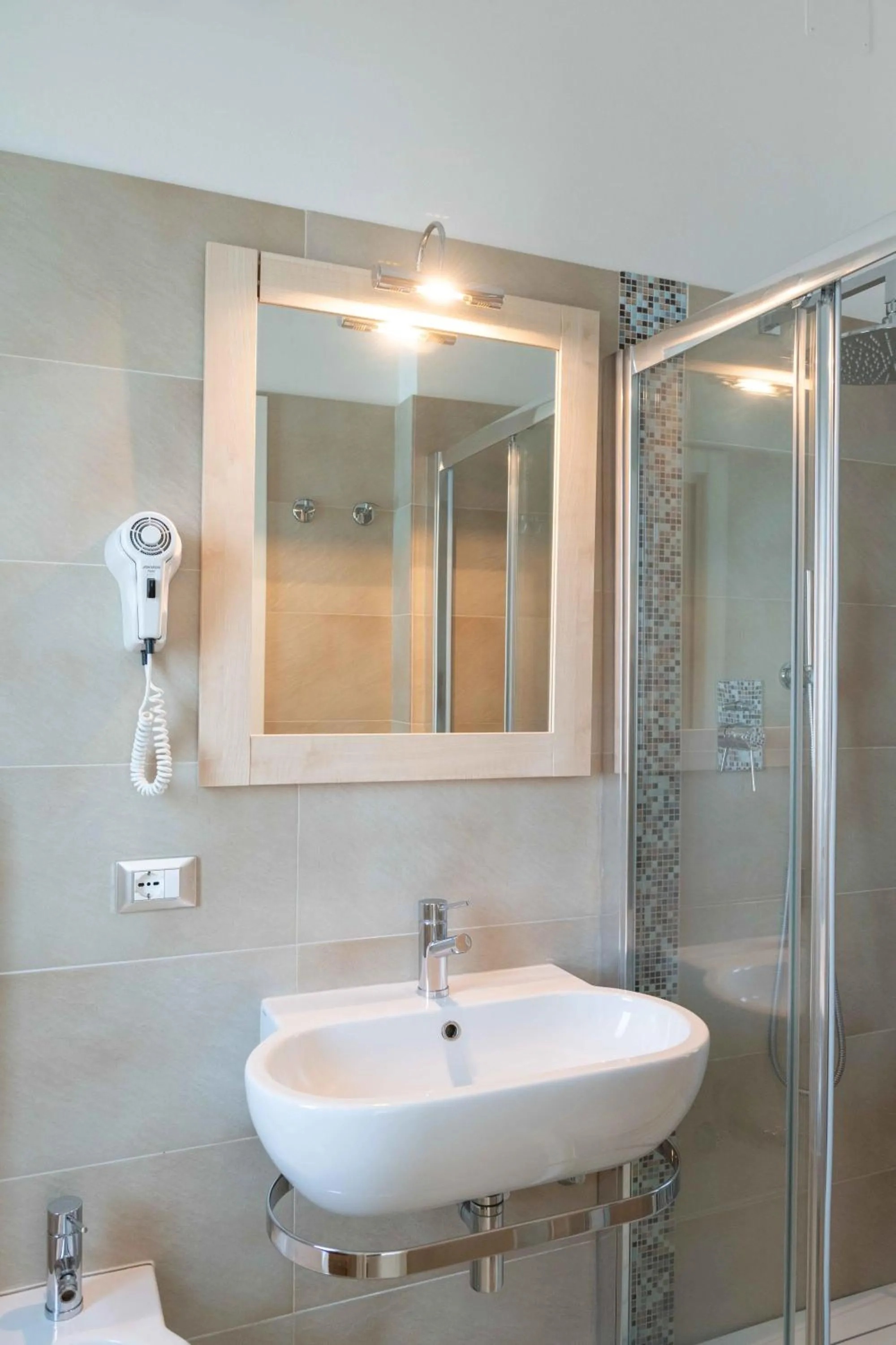 Shower in Hotel Smart Cervia B&B