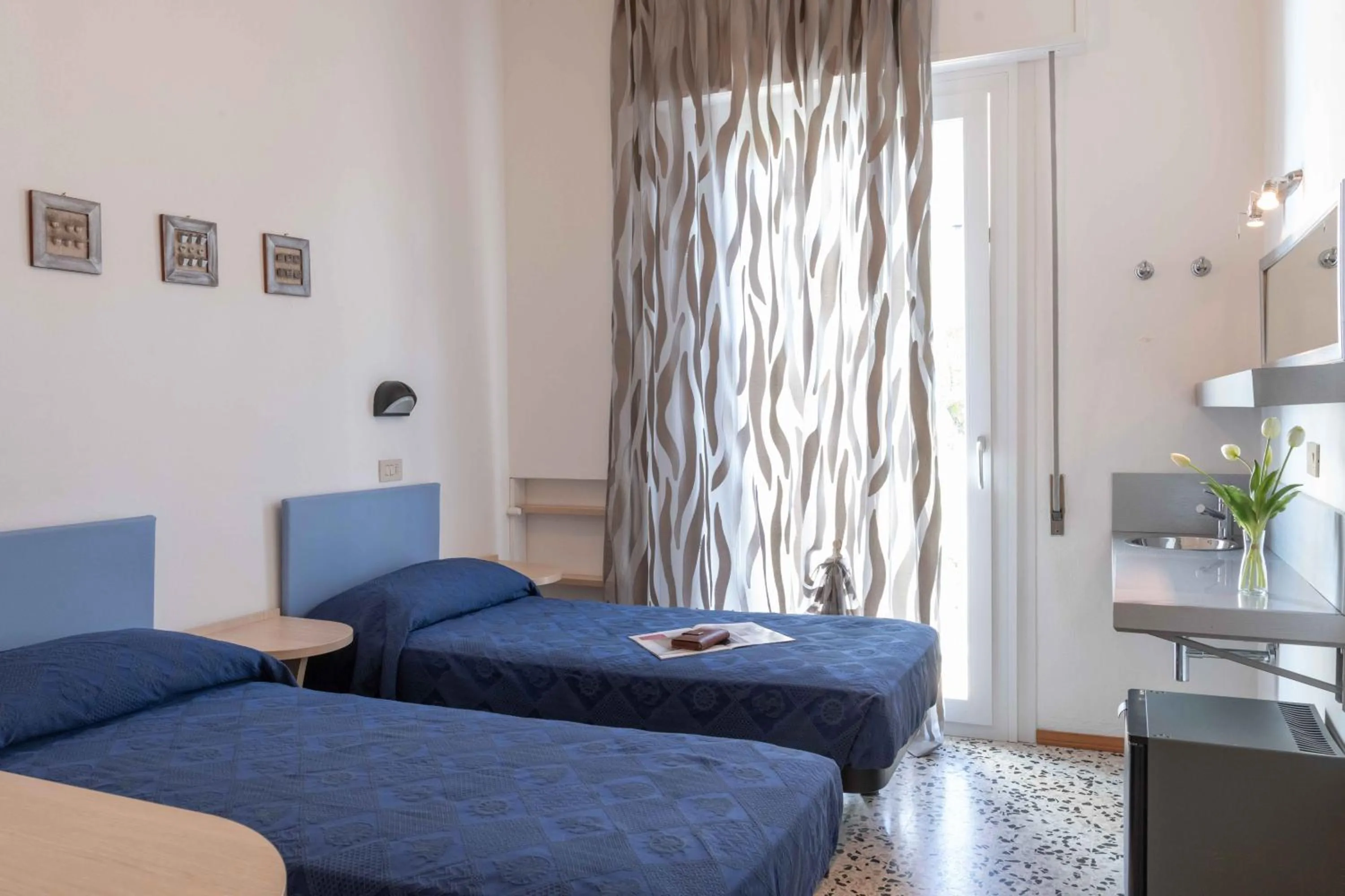 Bed in Hotel Smart Cervia B&B