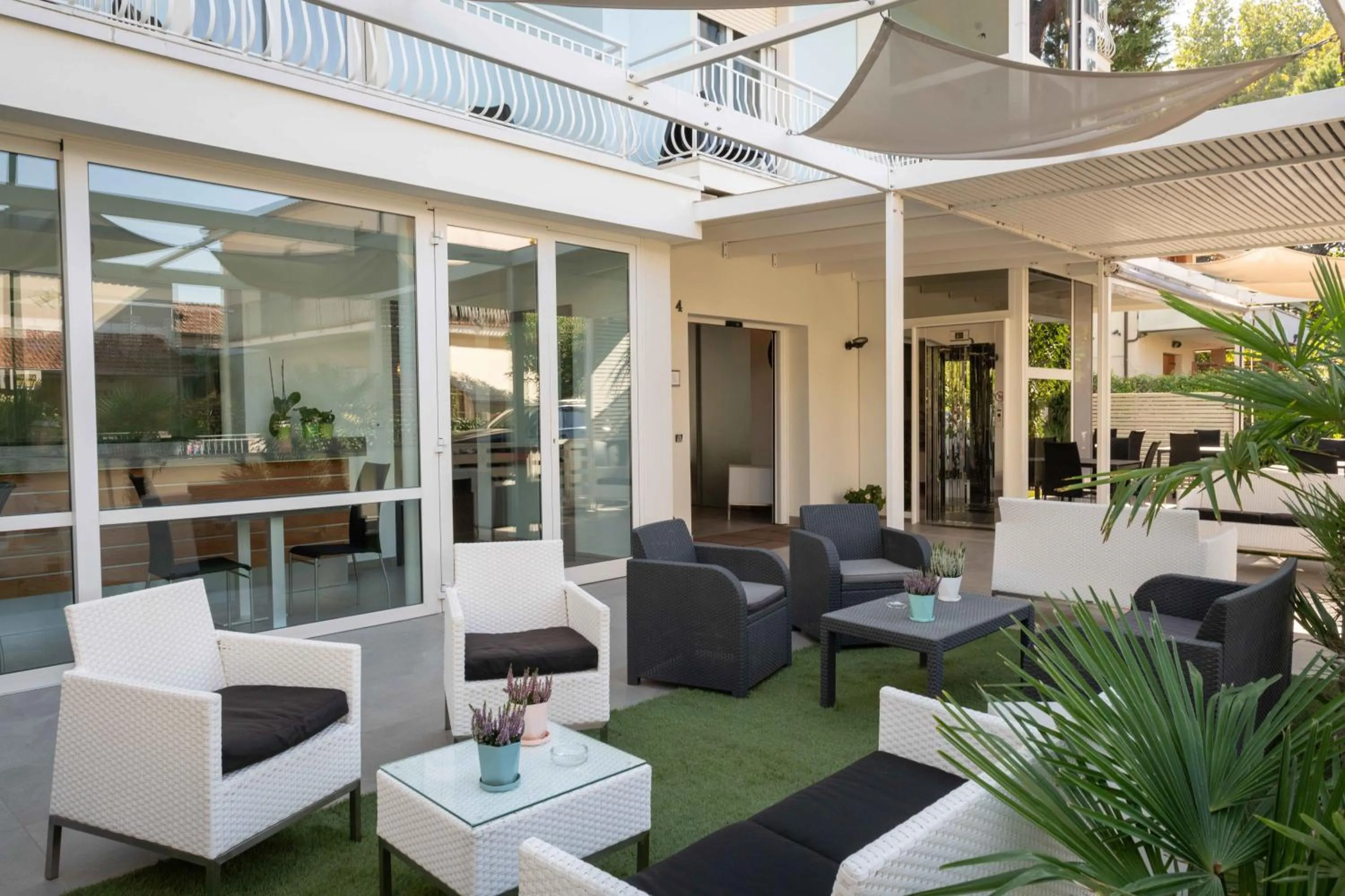 Property building in Hotel Smart Cervia B&B