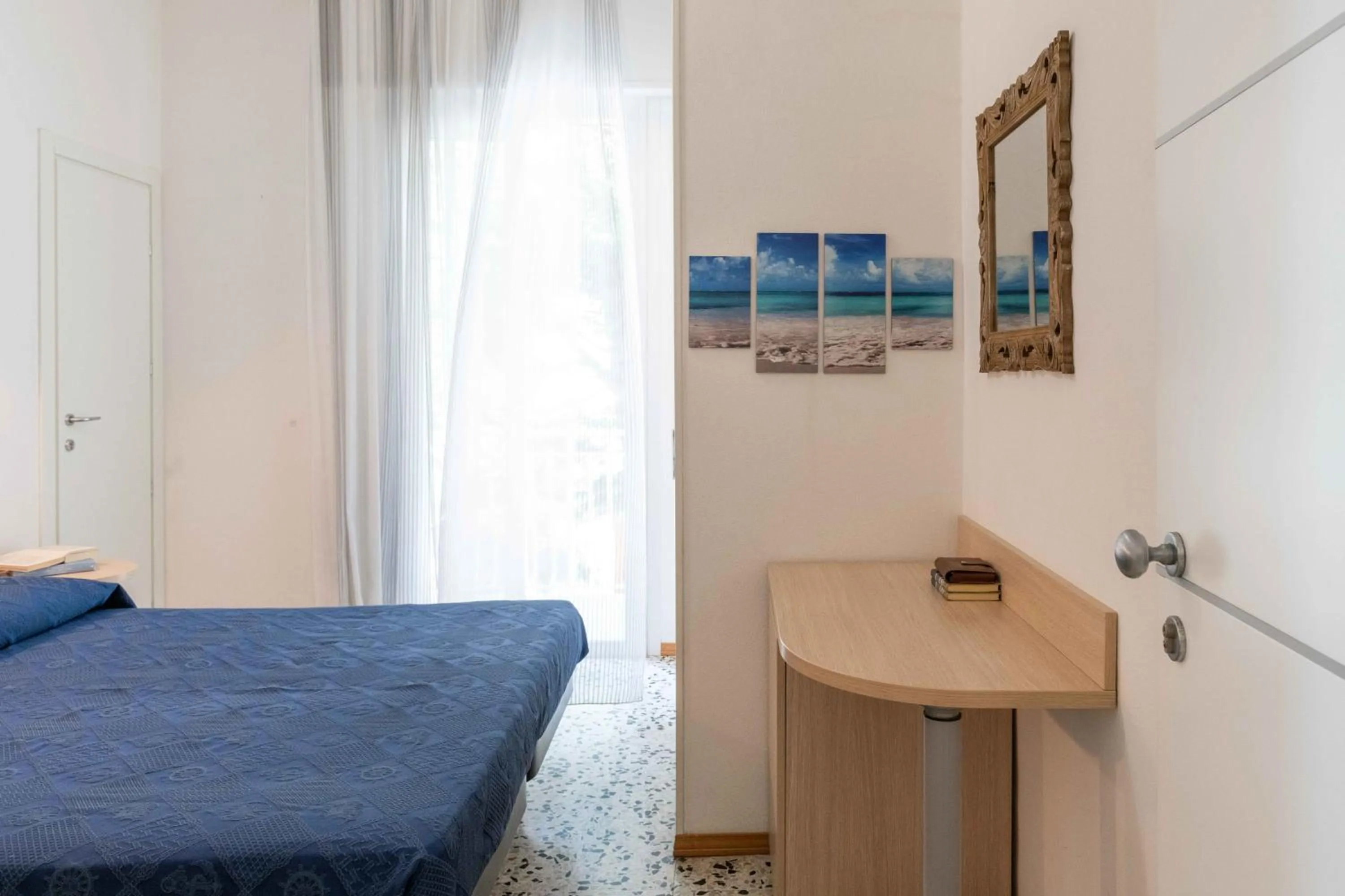 Bed in Hotel Smart Cervia B&B