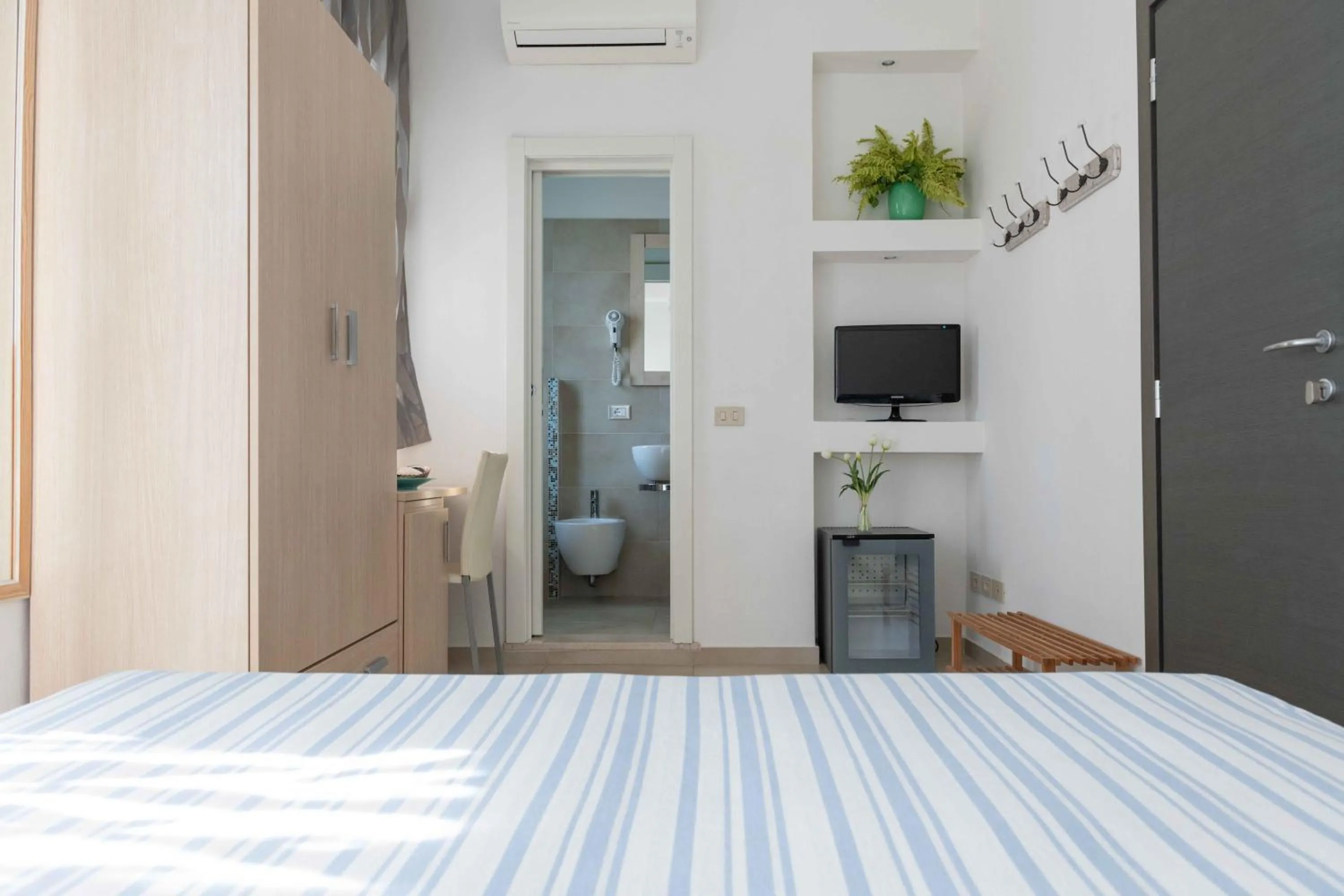 Bed in Hotel Smart Cervia B&B