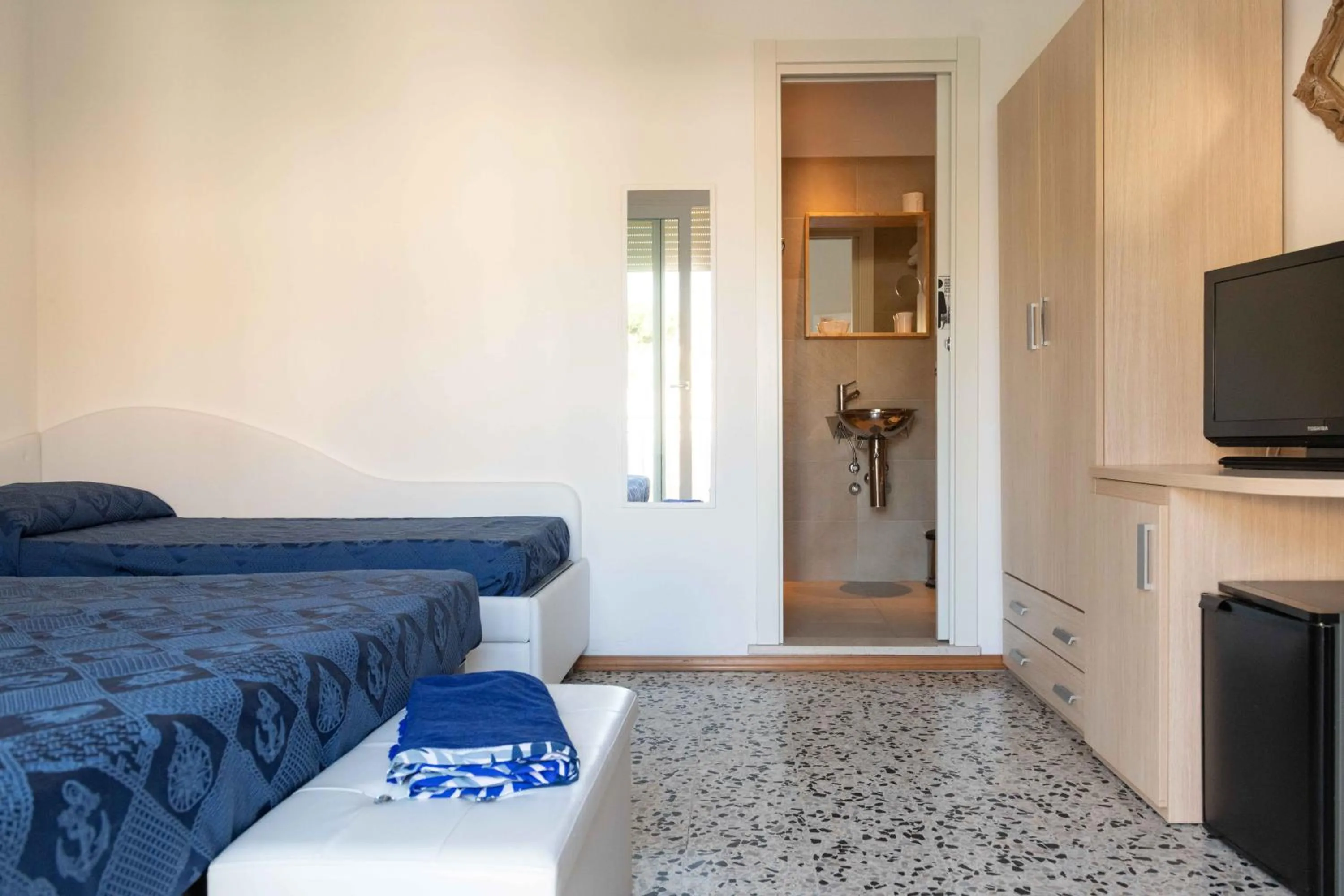 TV and multimedia in Hotel Smart Cervia B&B