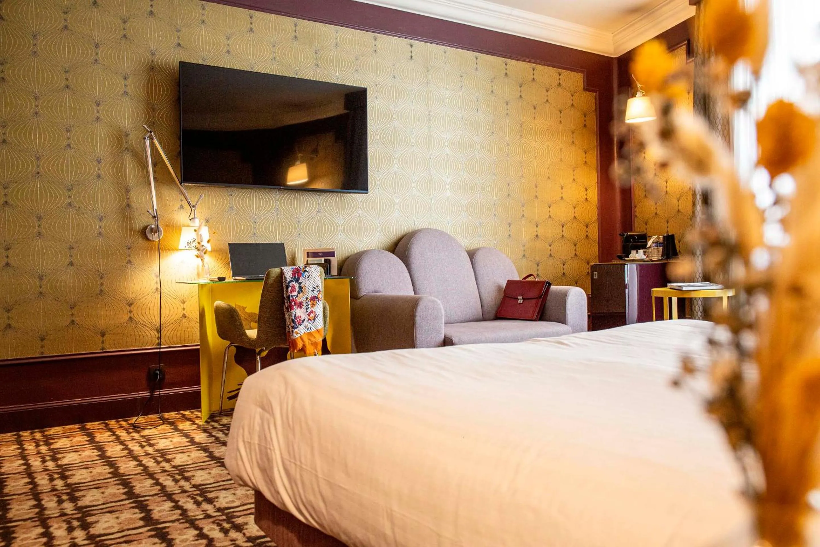 Bed in Grand Hôtel du Midi Montpellier - Opéra Comédie