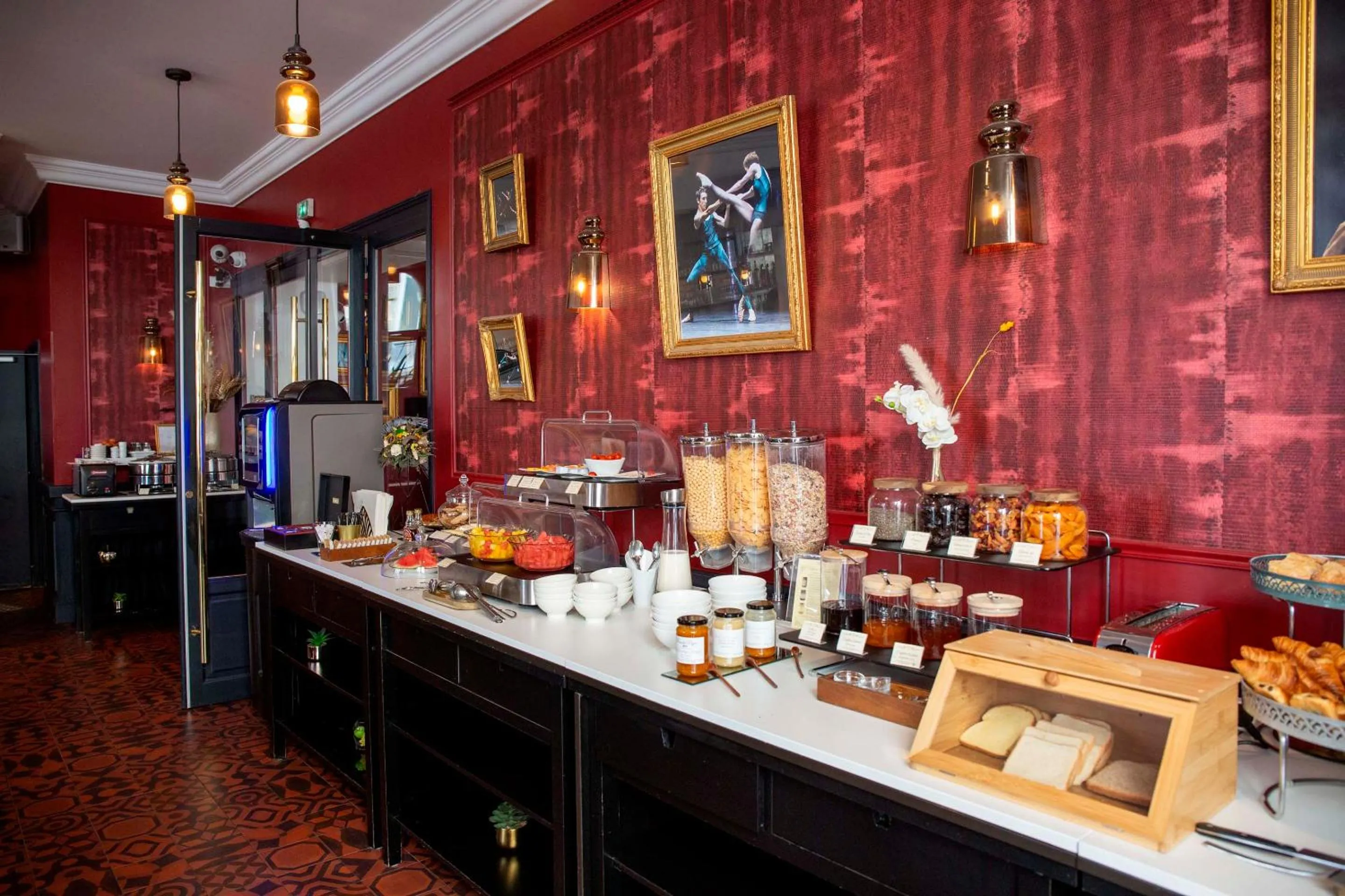 Buffet breakfast in Grand Hôtel du Midi Montpellier - Opéra Comédie