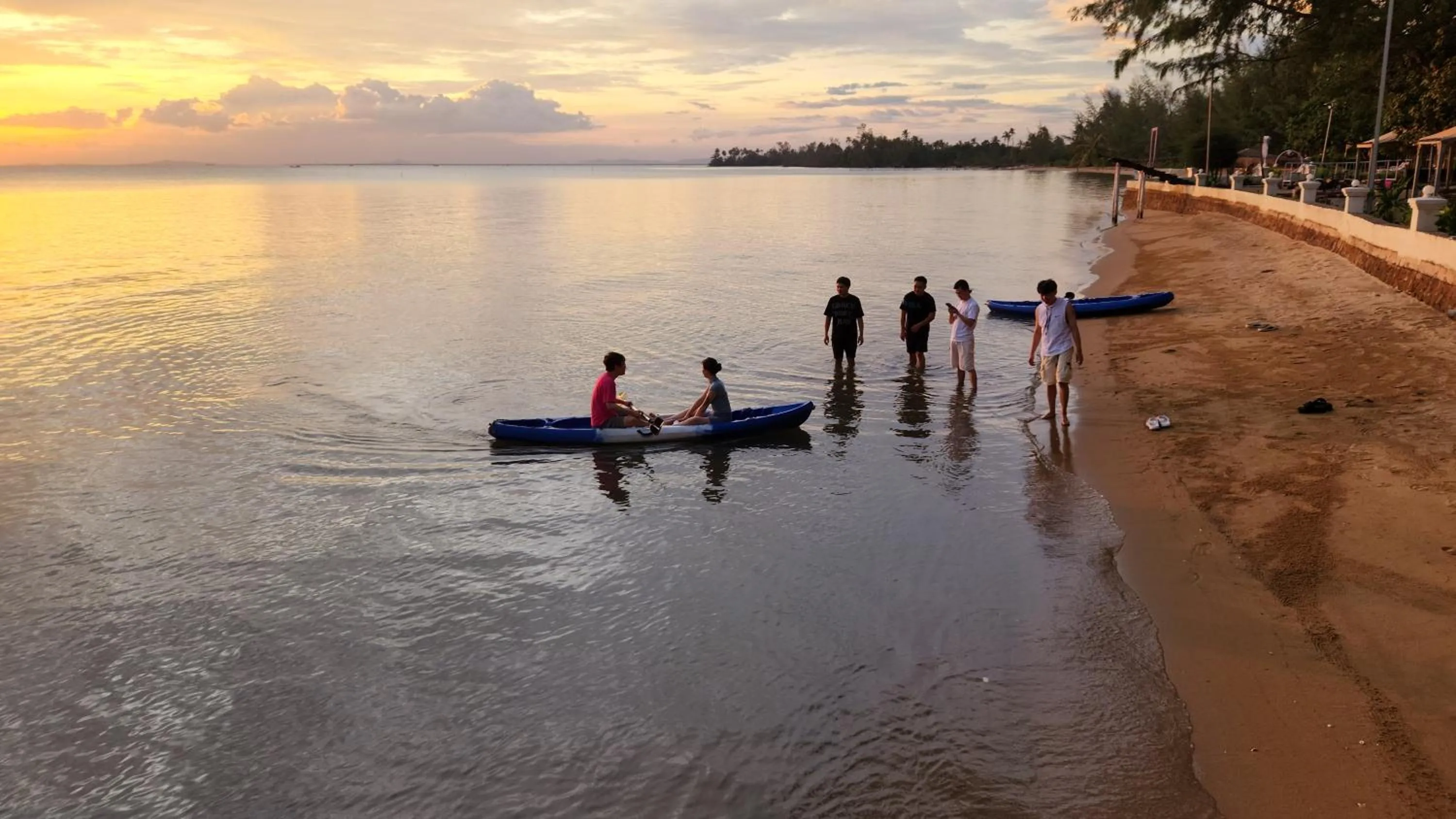 Activities in Nataya Round House Coral Bay Resort