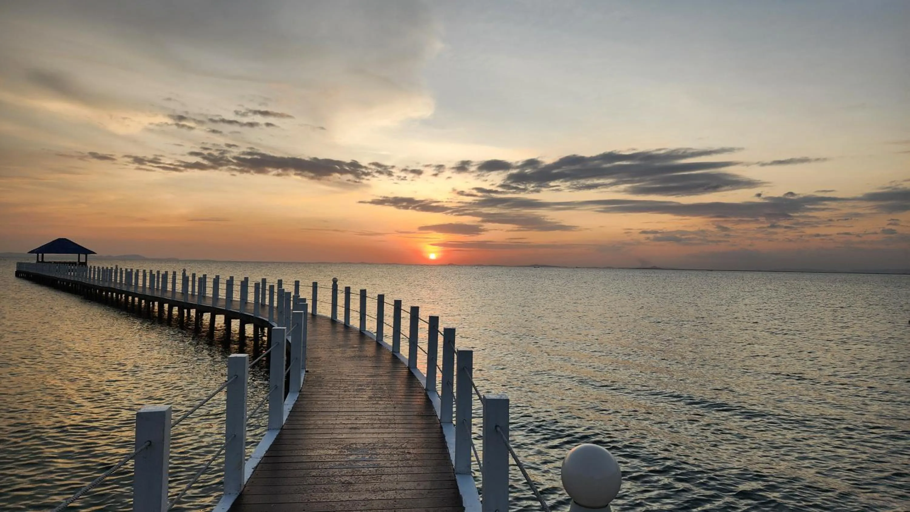 Beach in Nataya Round House Coral Bay Resort