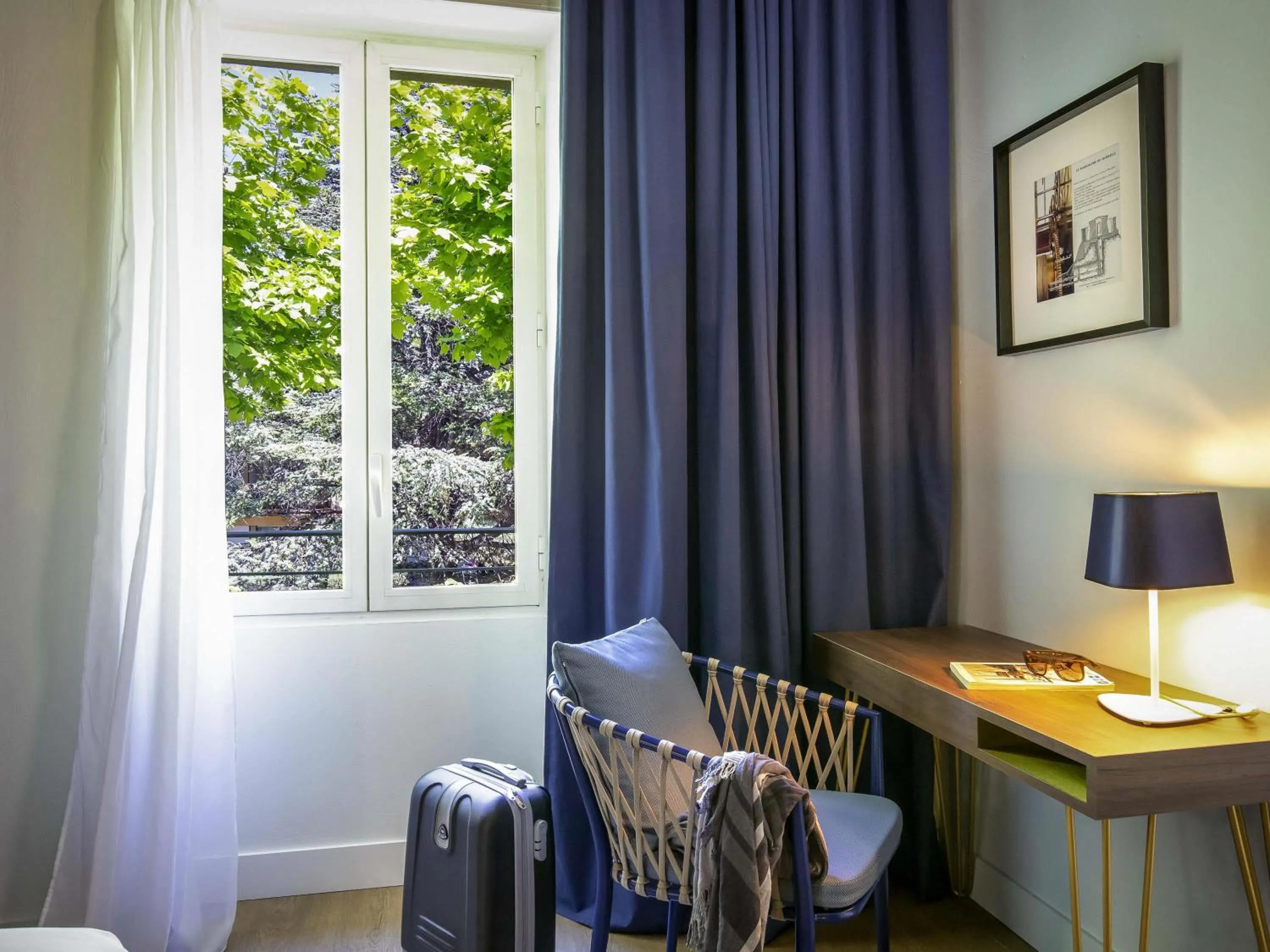 Bedroom in Mercure Marseille Centre Bompard La Corniche