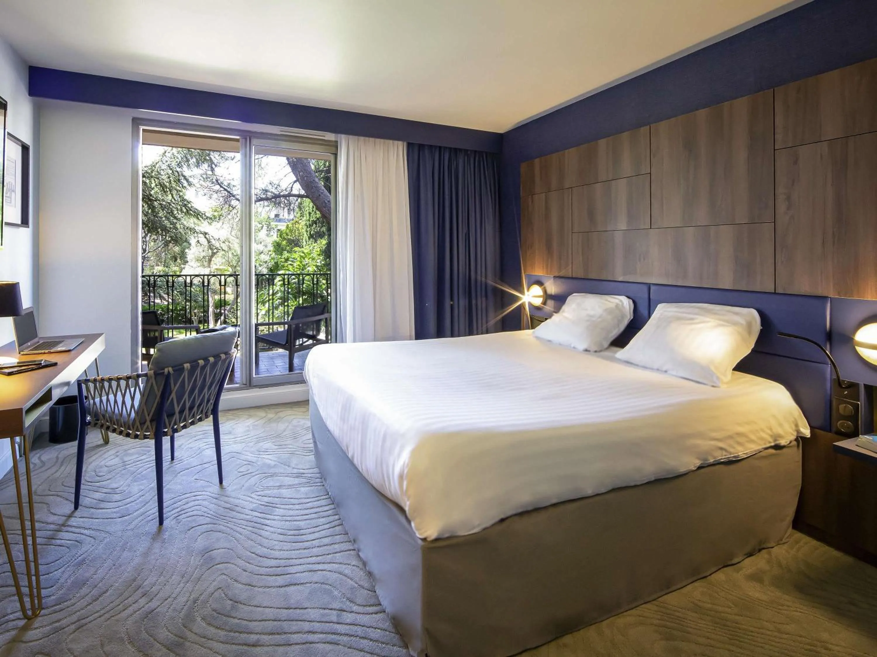 Bedroom, Bed in Mercure Marseille Centre Bompard La Corniche