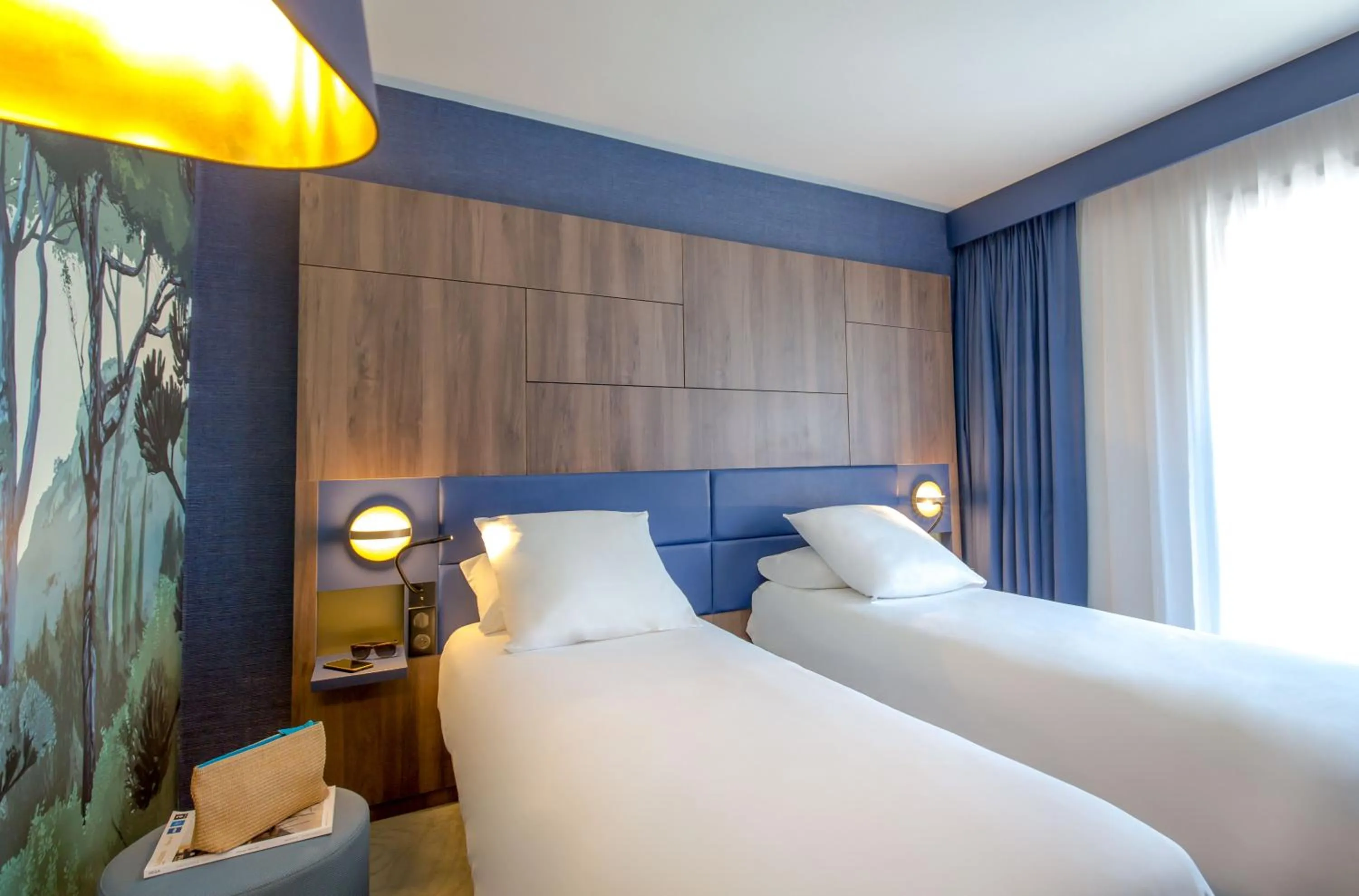 Bed in Mercure Marseille Centre Bompard La Corniche