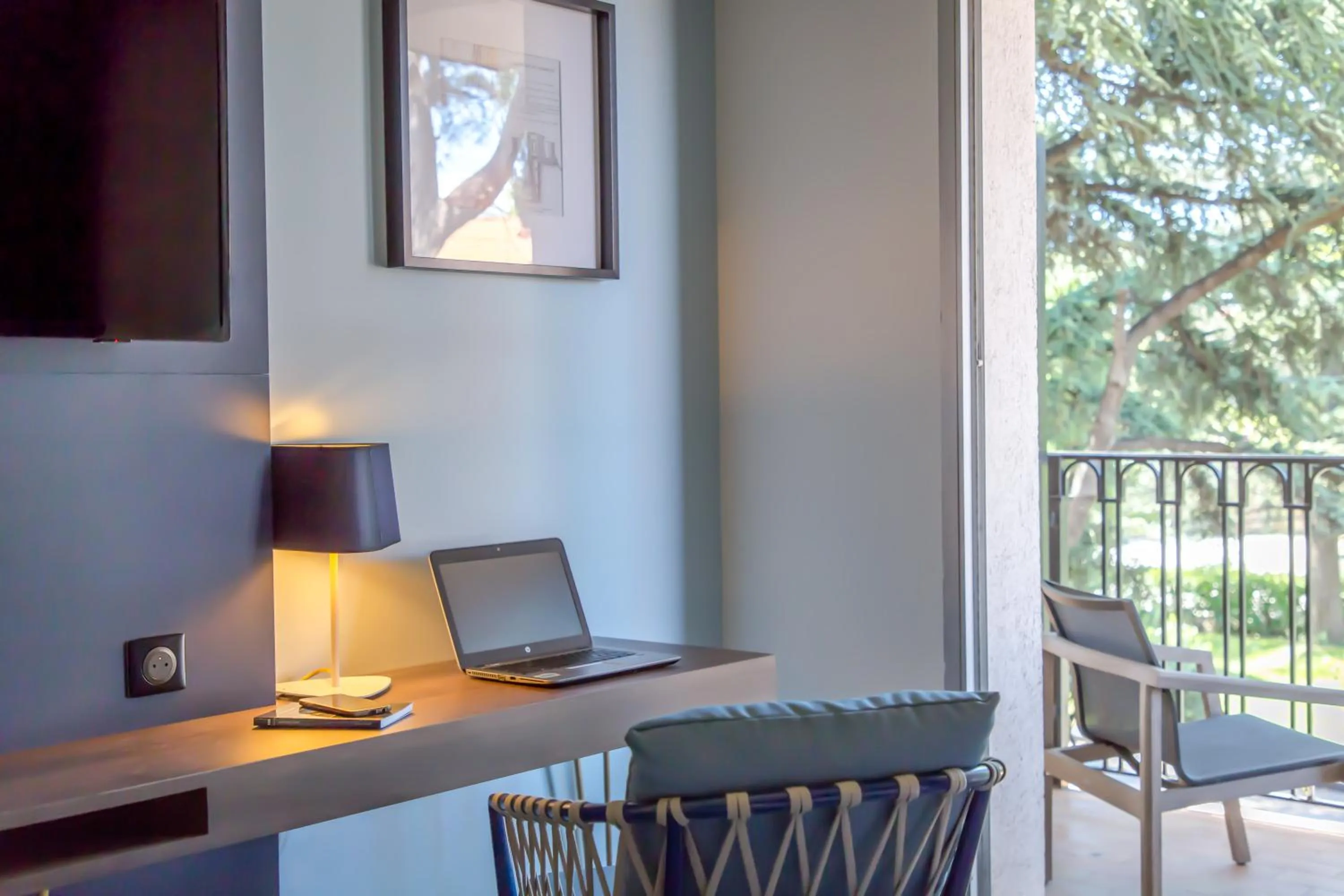 Balcony/Terrace in Mercure Marseille Centre Bompard La Corniche