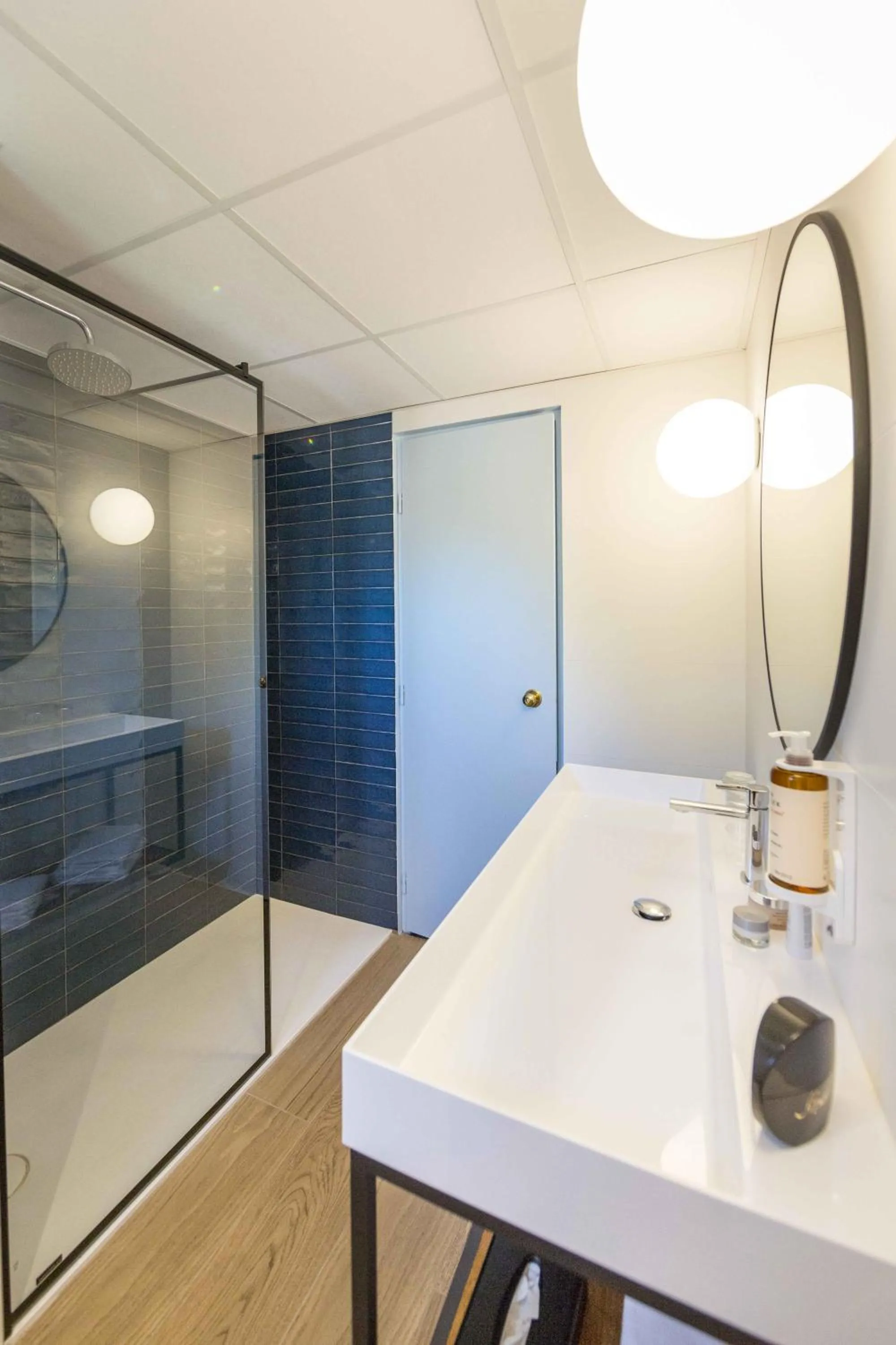 Bathroom in Mercure Marseille Centre Bompard La Corniche