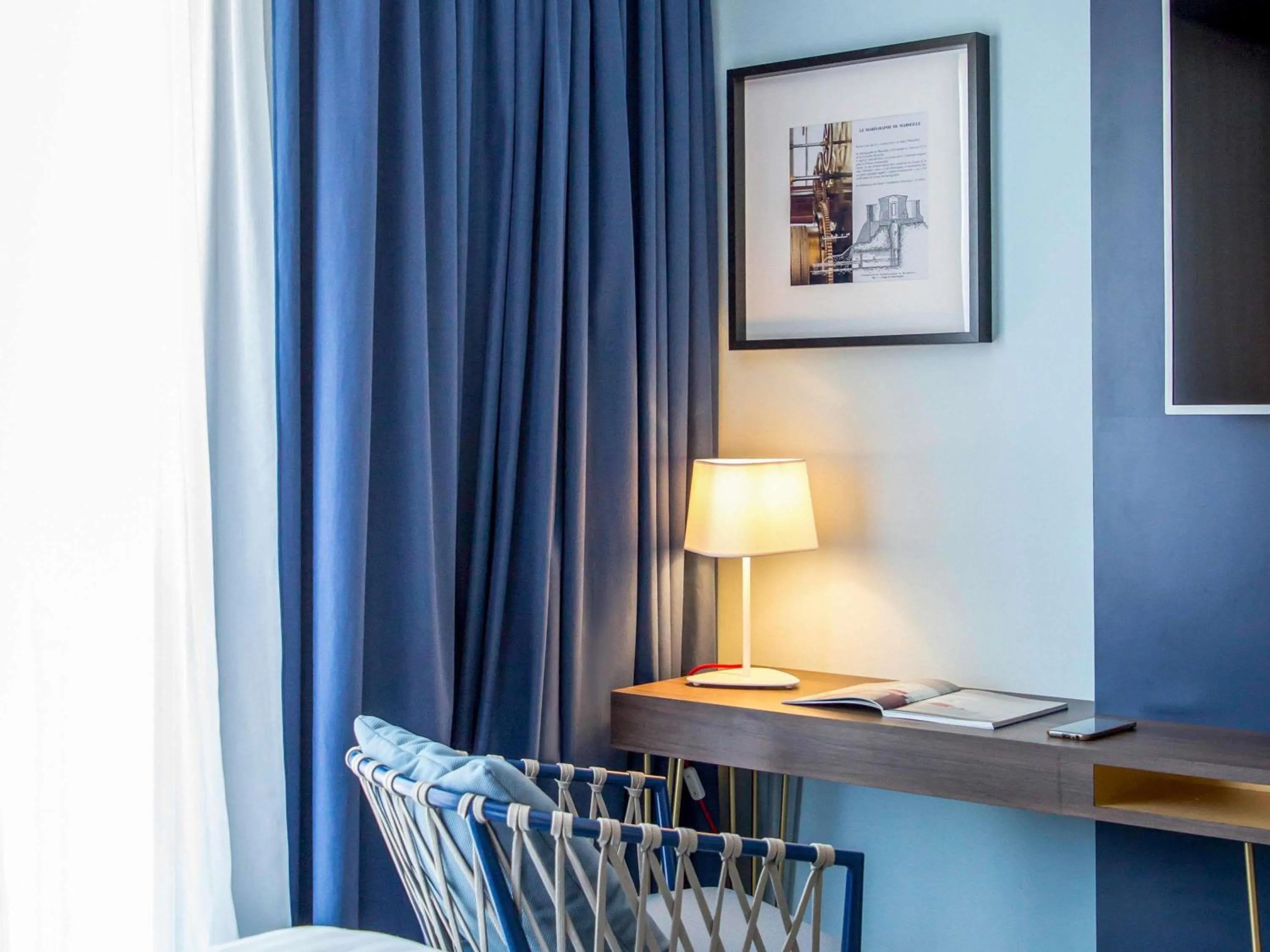 Bedroom in Mercure Marseille Centre Bompard La Corniche