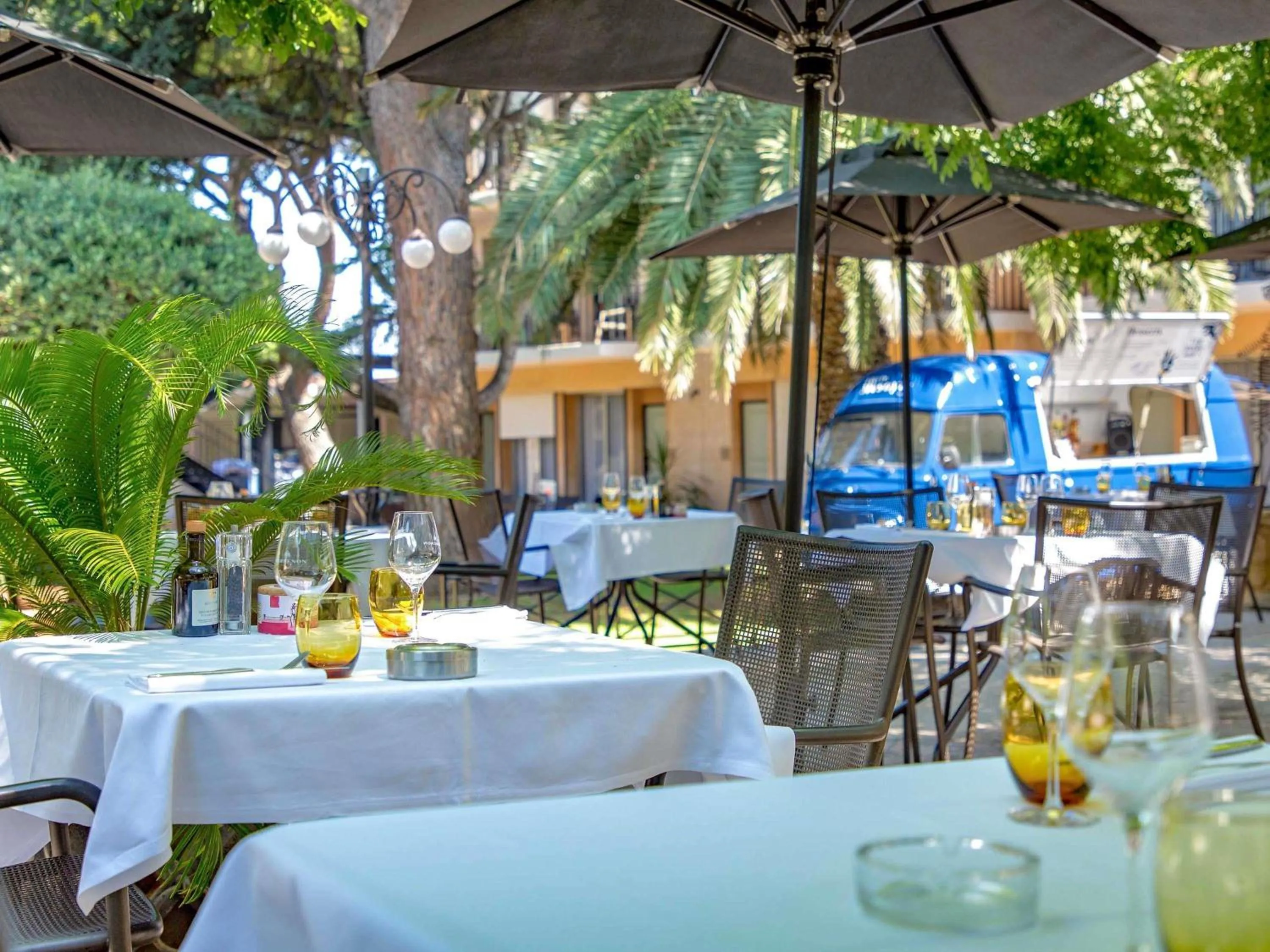 Restaurant/places to eat in Mercure Marseille Centre Bompard La Corniche