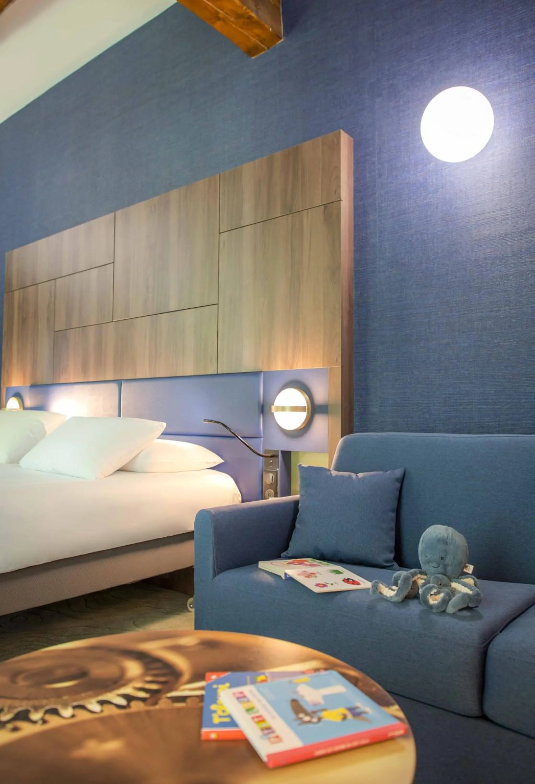 Bedroom, Bed in Mercure Marseille Centre Bompard La Corniche