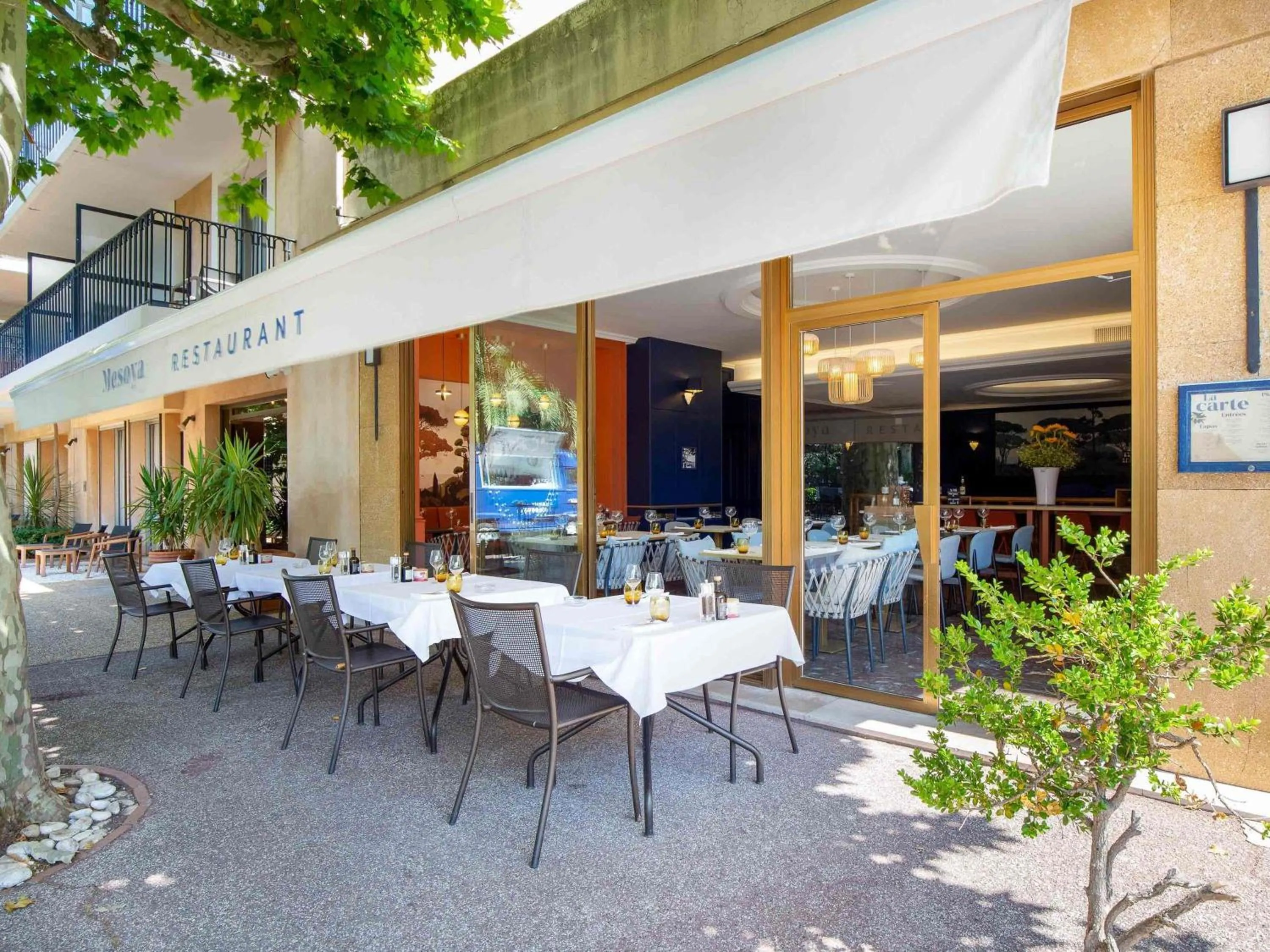 Restaurant/places to eat in Mercure Marseille Centre Bompard La Corniche