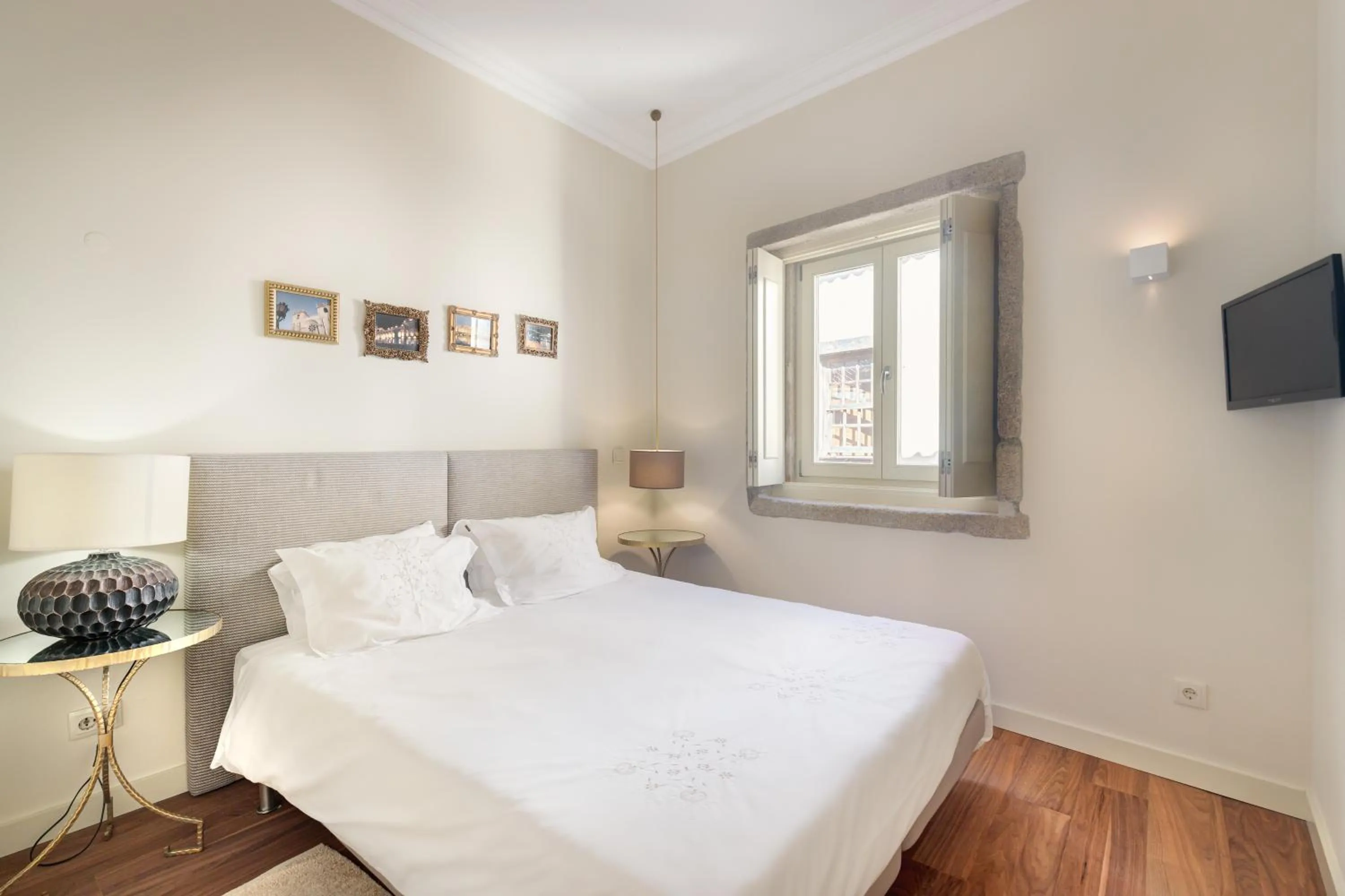 Bed in Oporto Home - River Front