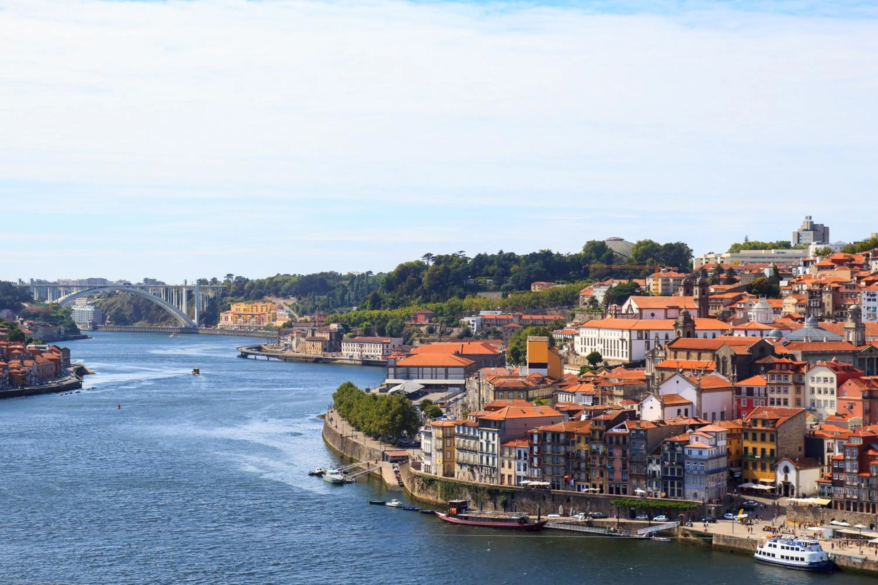 Neighbourhood in Oporto Home - River Front