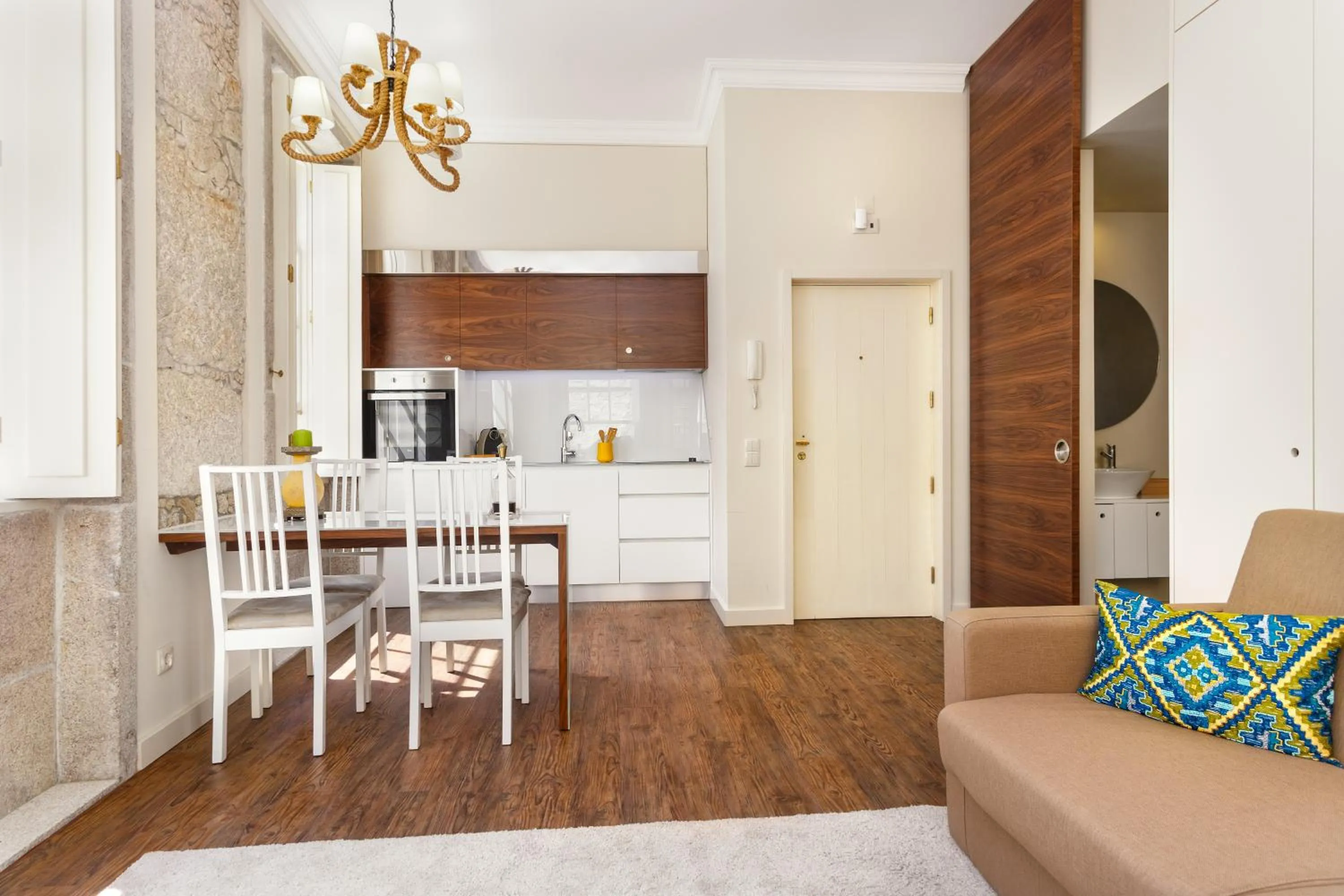 Kitchen or kitchenette in Oporto Home - River Front