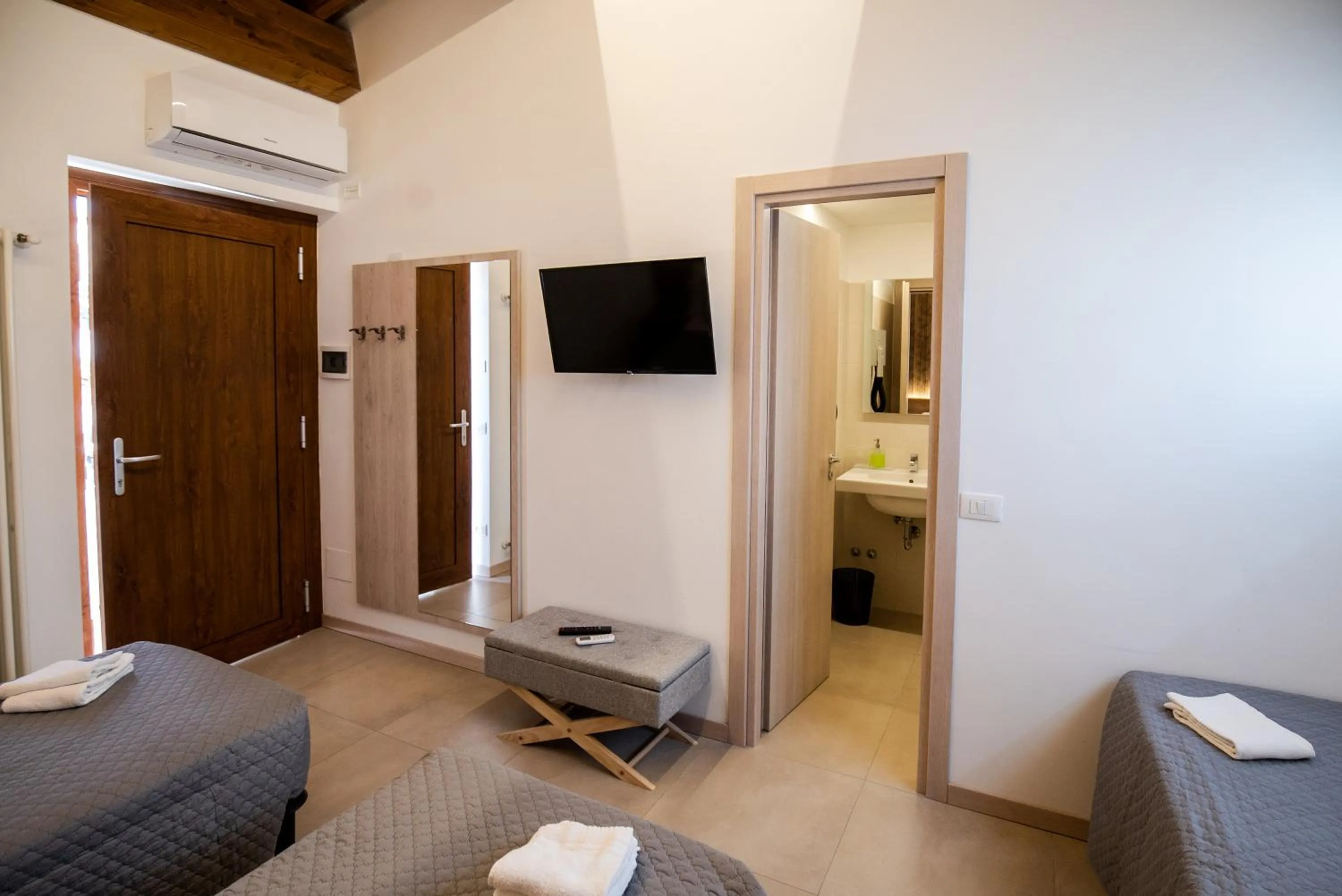 Bedroom, Bed in Gu Hotel