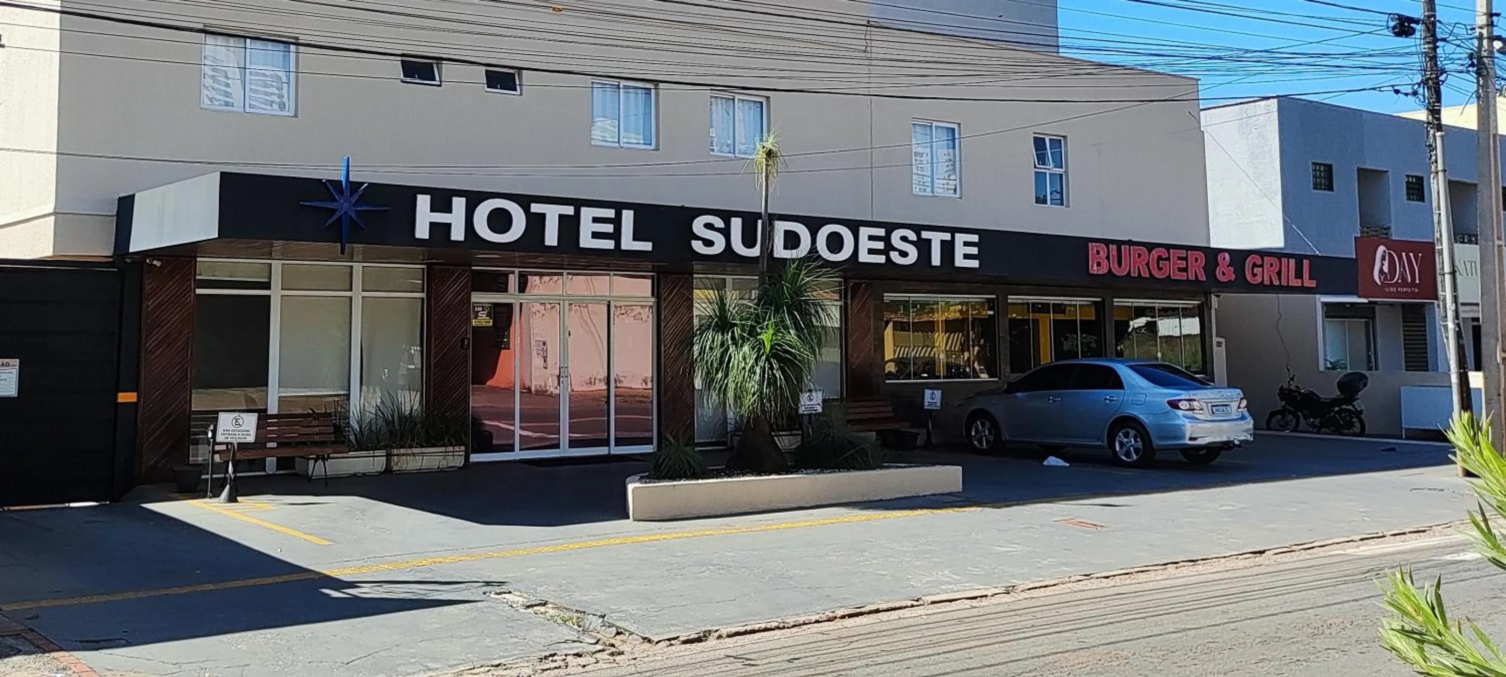 Property building in Sudoeste Hotel
