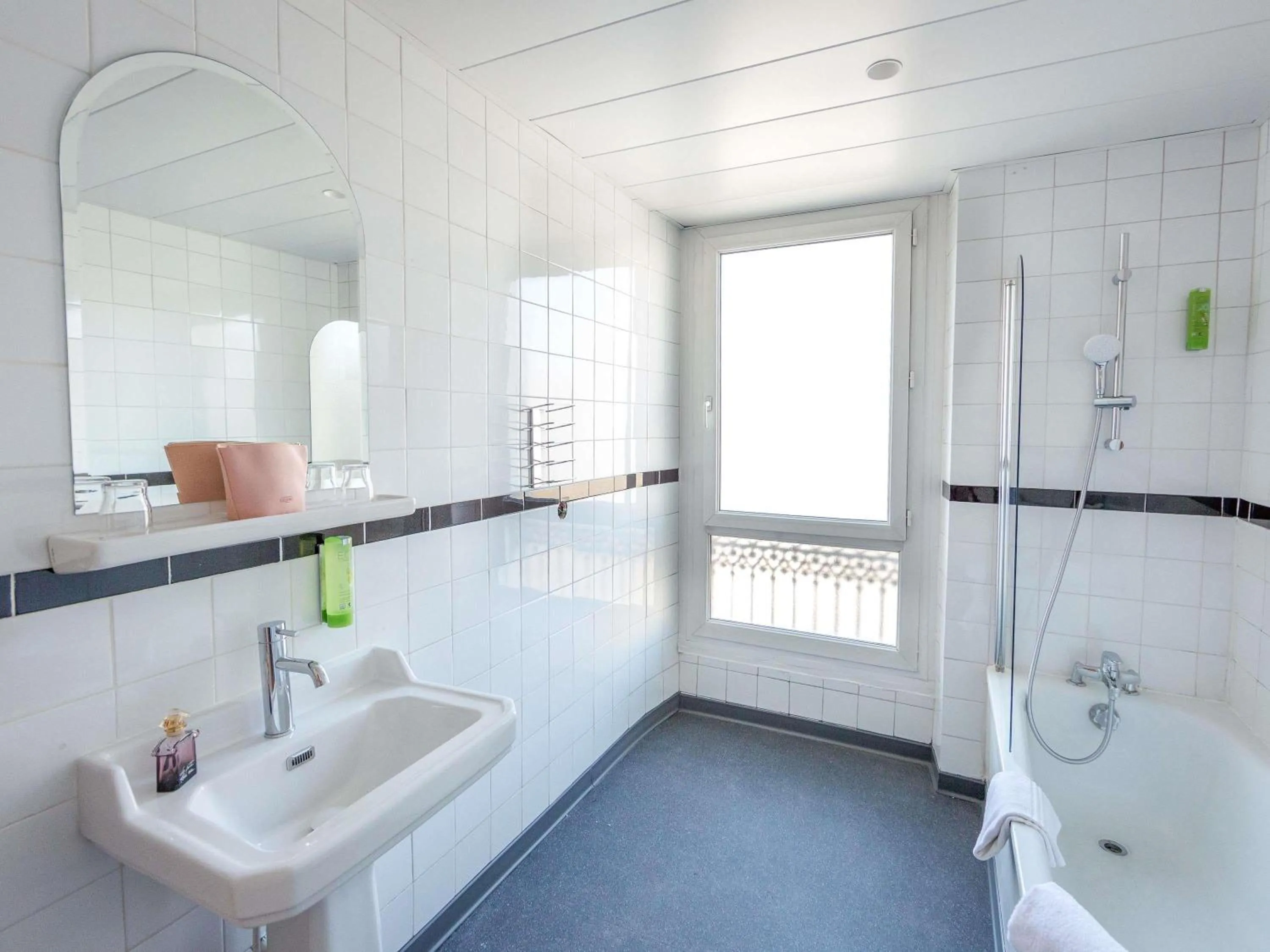 Bedroom in greet Marseille Centre Saint Charles