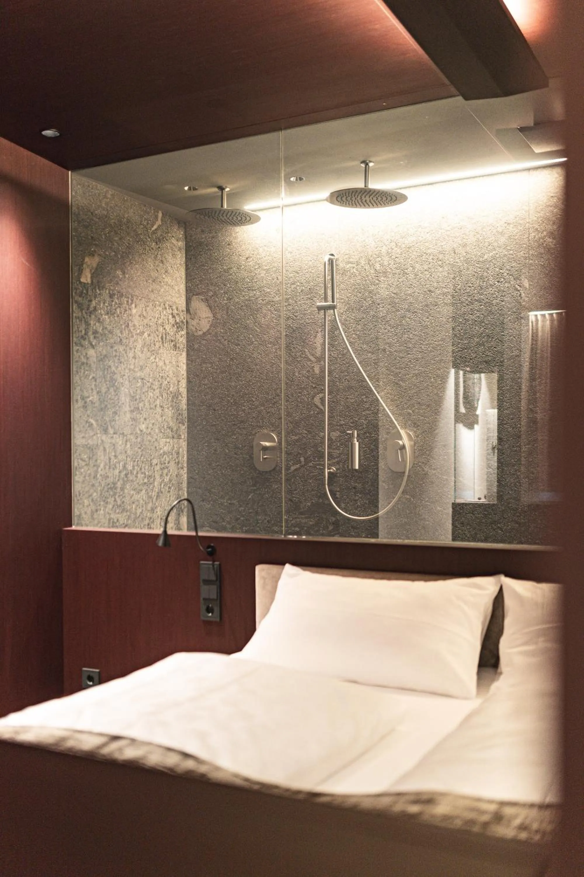 Shower, Bed in Wachtler Dolomite Apartments