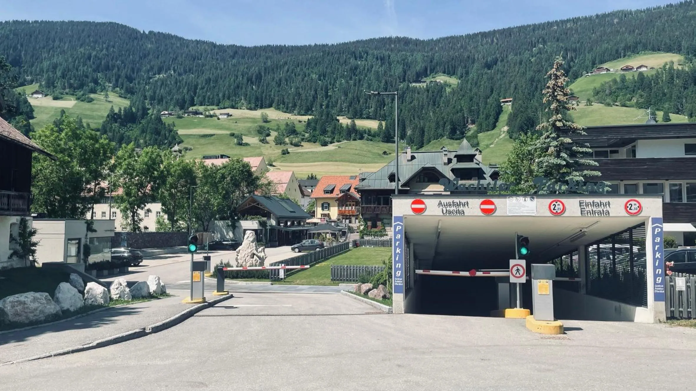 Parking in Wachtler Dolomite Apartments