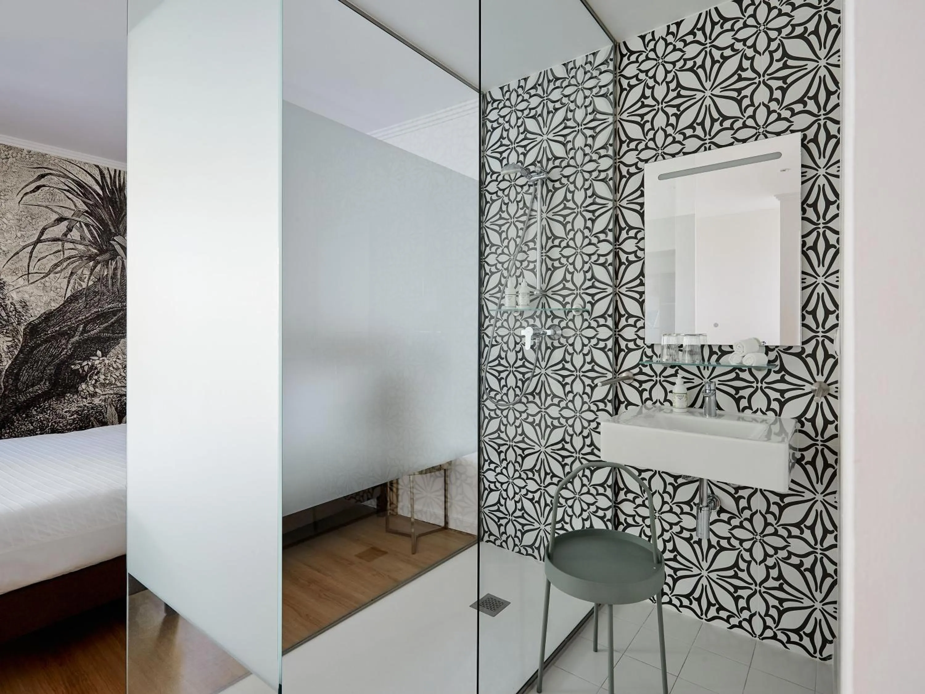 Bathroom, Bed in Casa Apollo Guesthouse