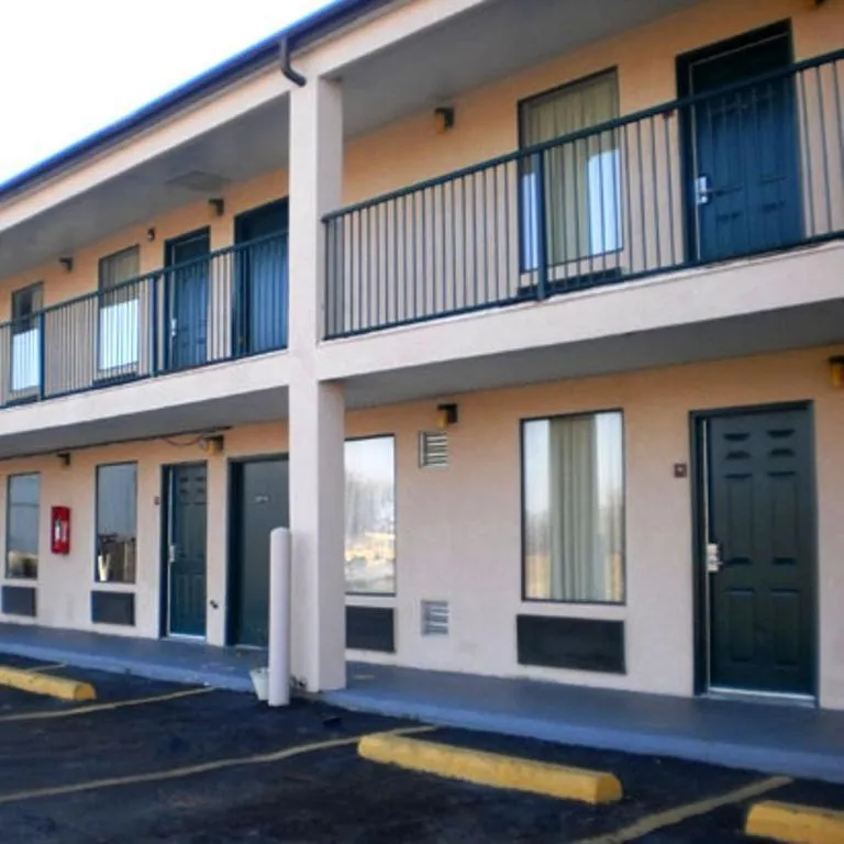 Executive Inn & Suites - Covington