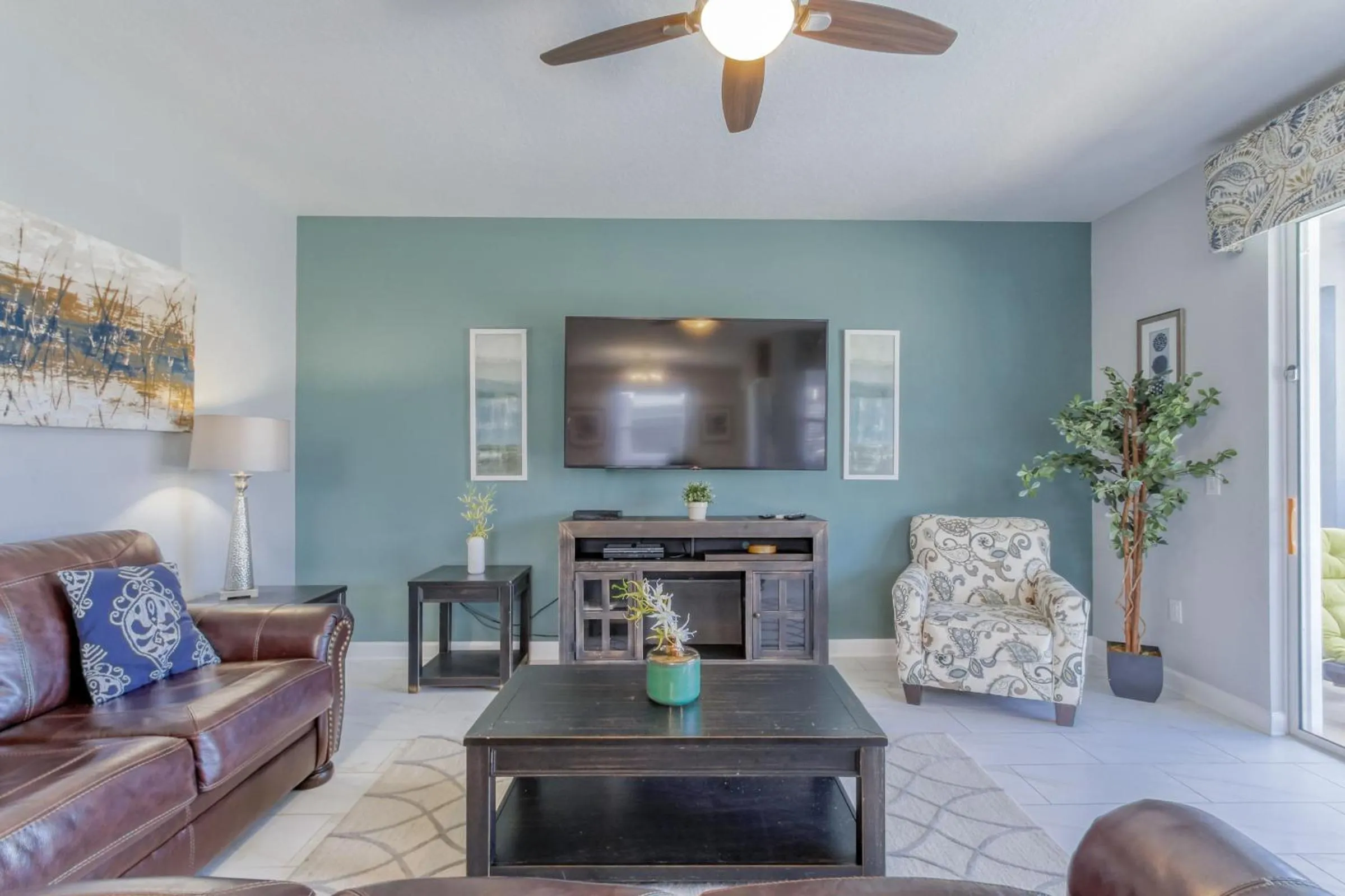 TV and multimedia in Champions Retreat