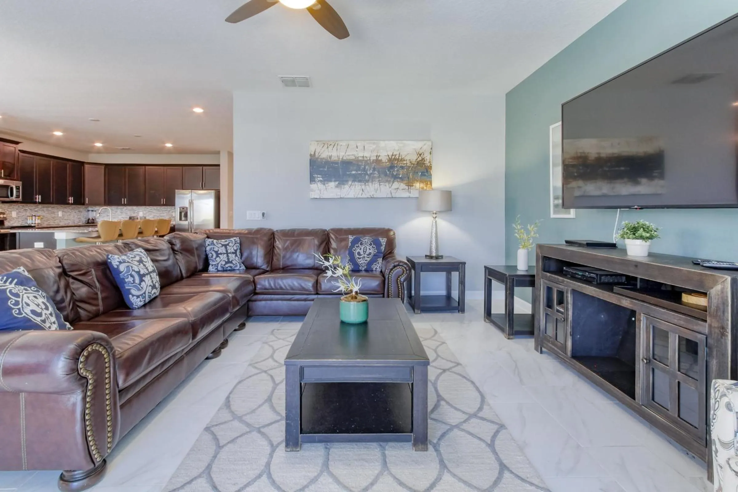 TV and multimedia in Champions Retreat