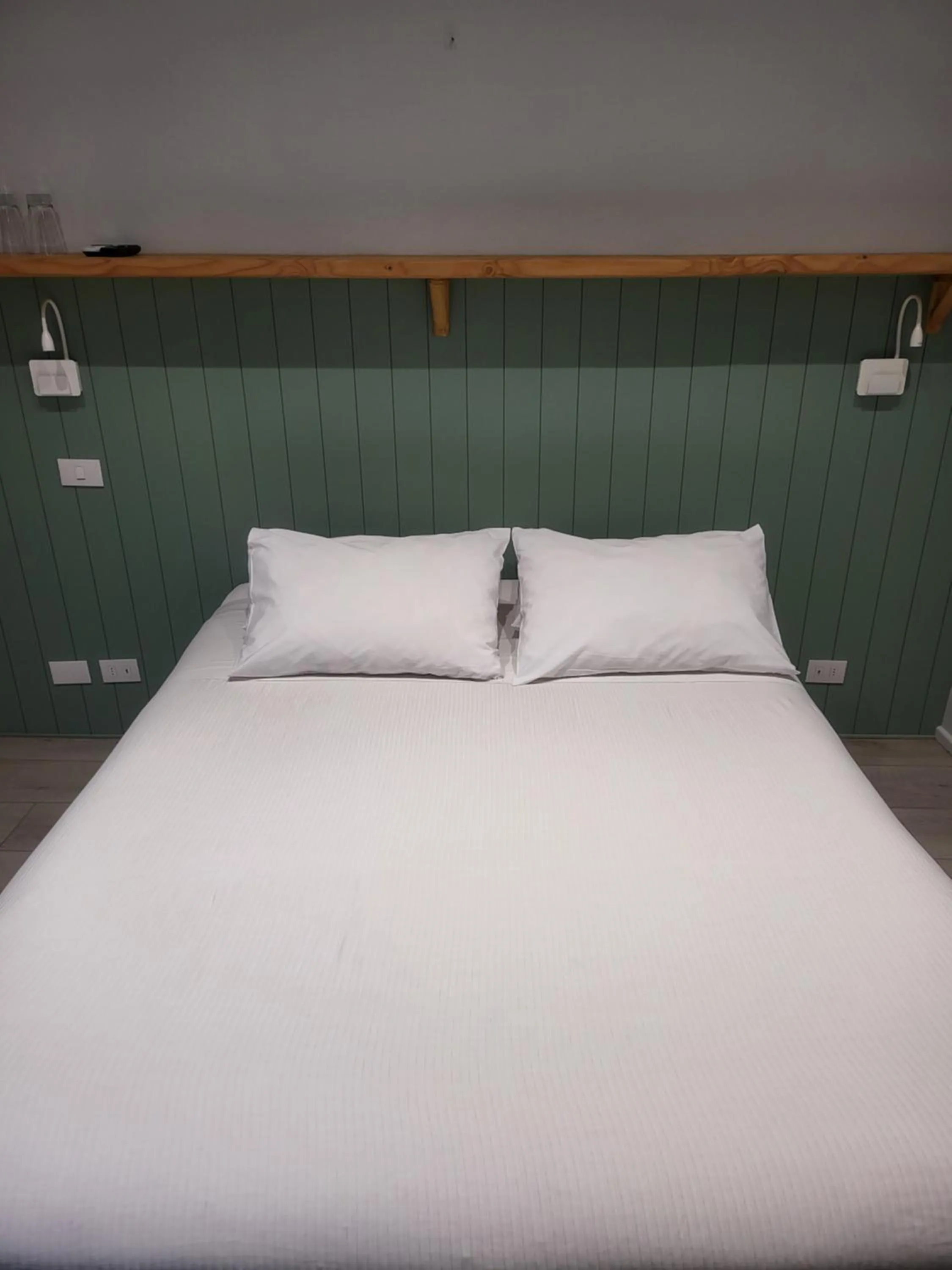 air conditioner, Bed in Hotel Las Terrazas Express