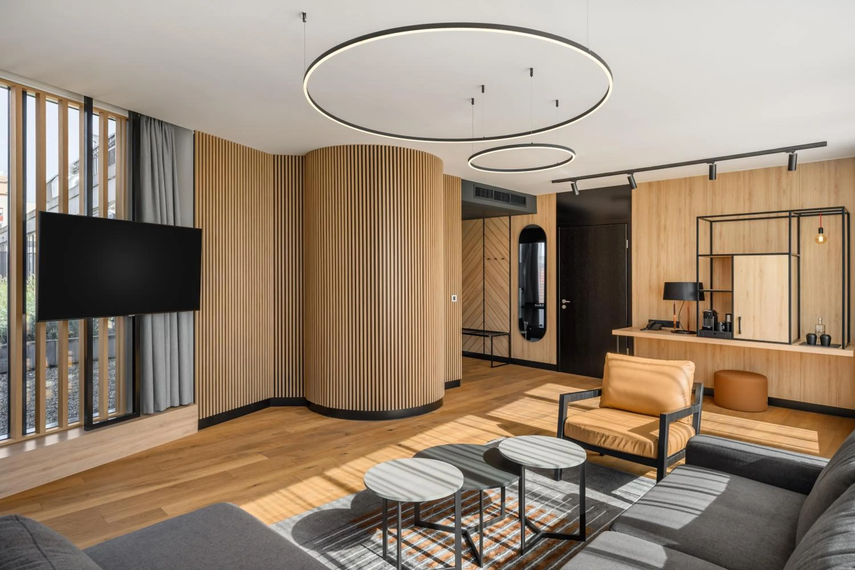 Communal lounge/ TV room in Art Hotel Szeged