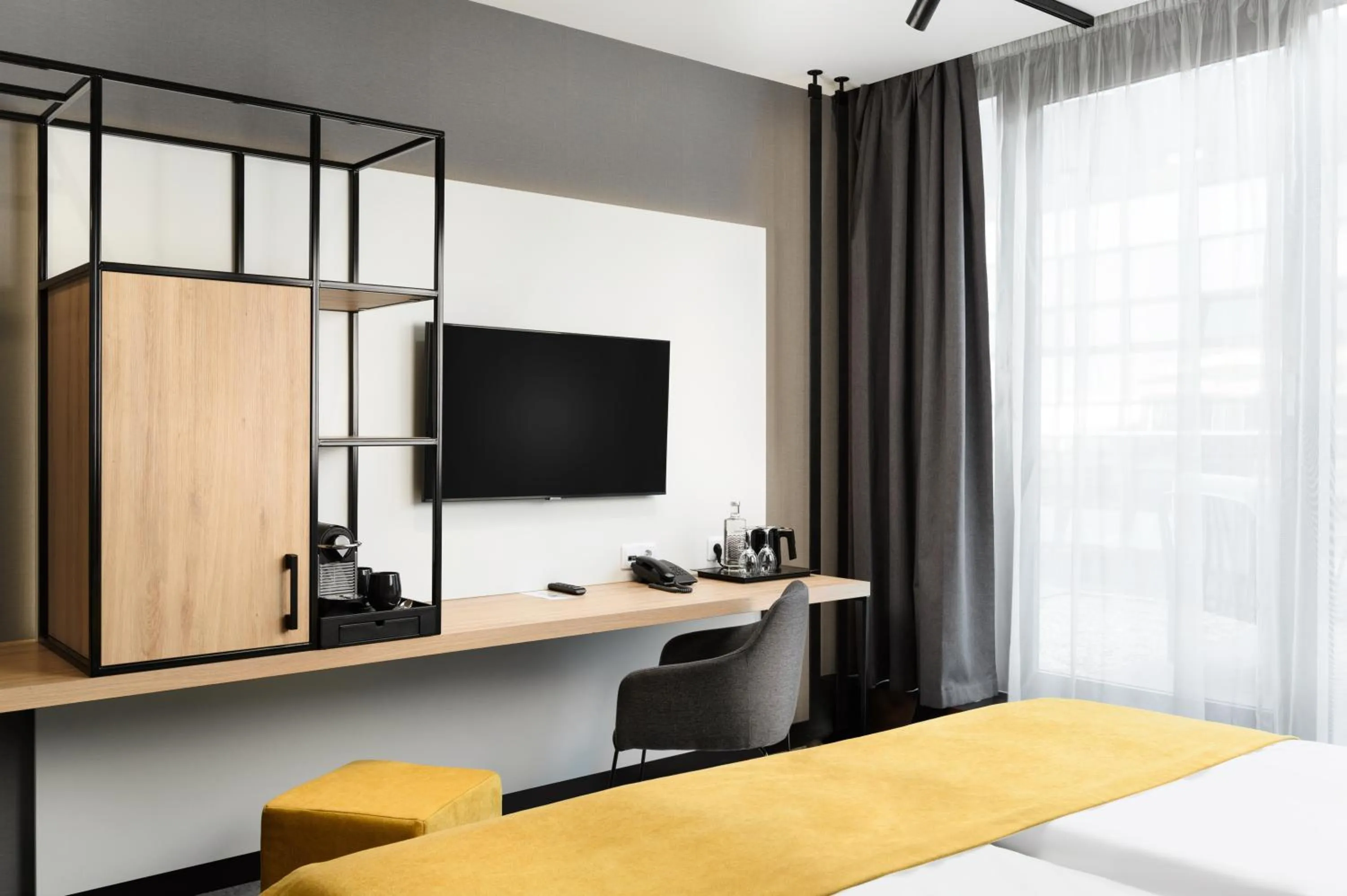TV and multimedia, Bed in Art Hotel Szeged