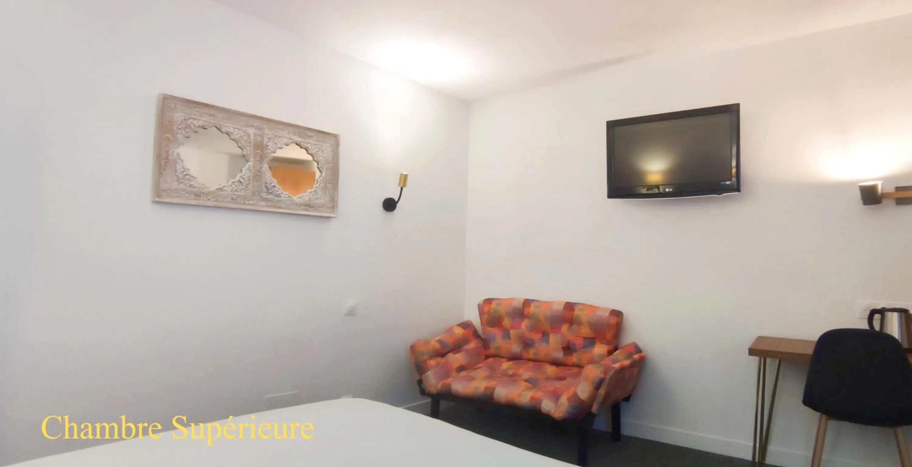 Bedroom in Hôtel Gaillon Opera