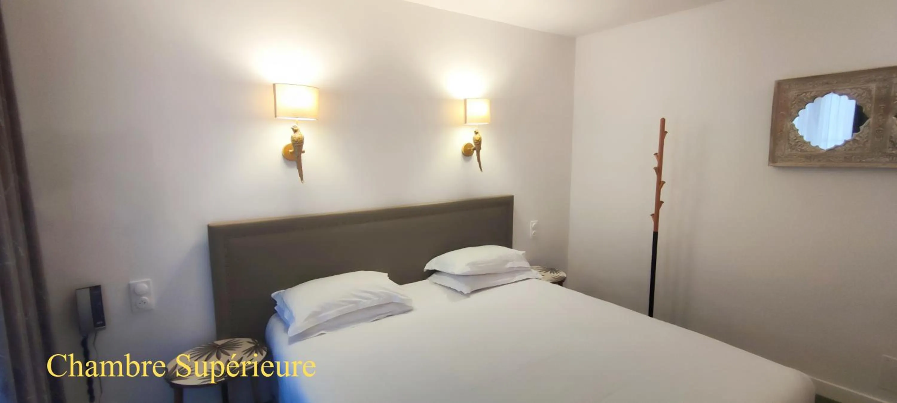 Bedroom, Bed in Hôtel Gaillon Opera