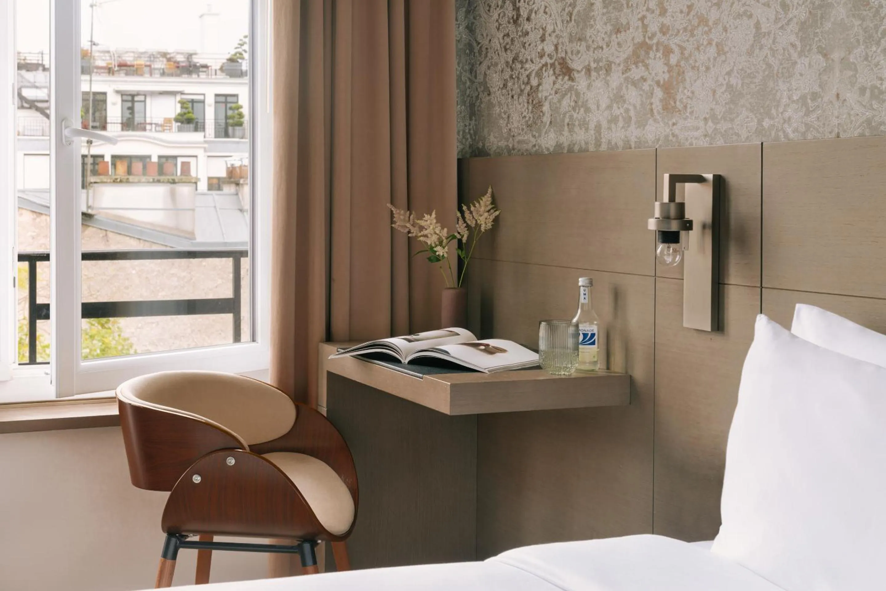 Bed in Hôtel Atala Champs Elysees