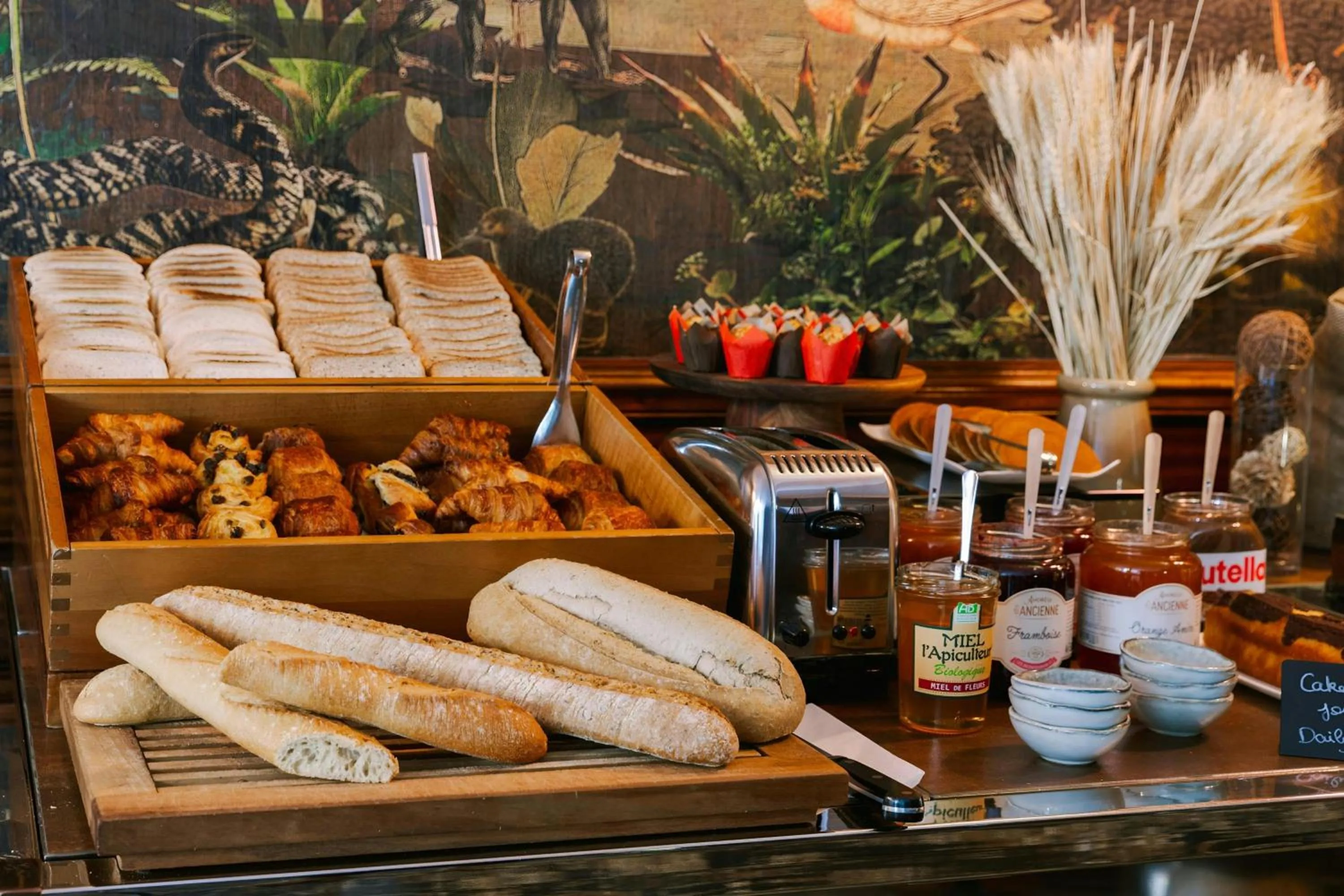 Breakfast in Atala Hotel Champs Elysées, Sonder by Marriott Bonvoy