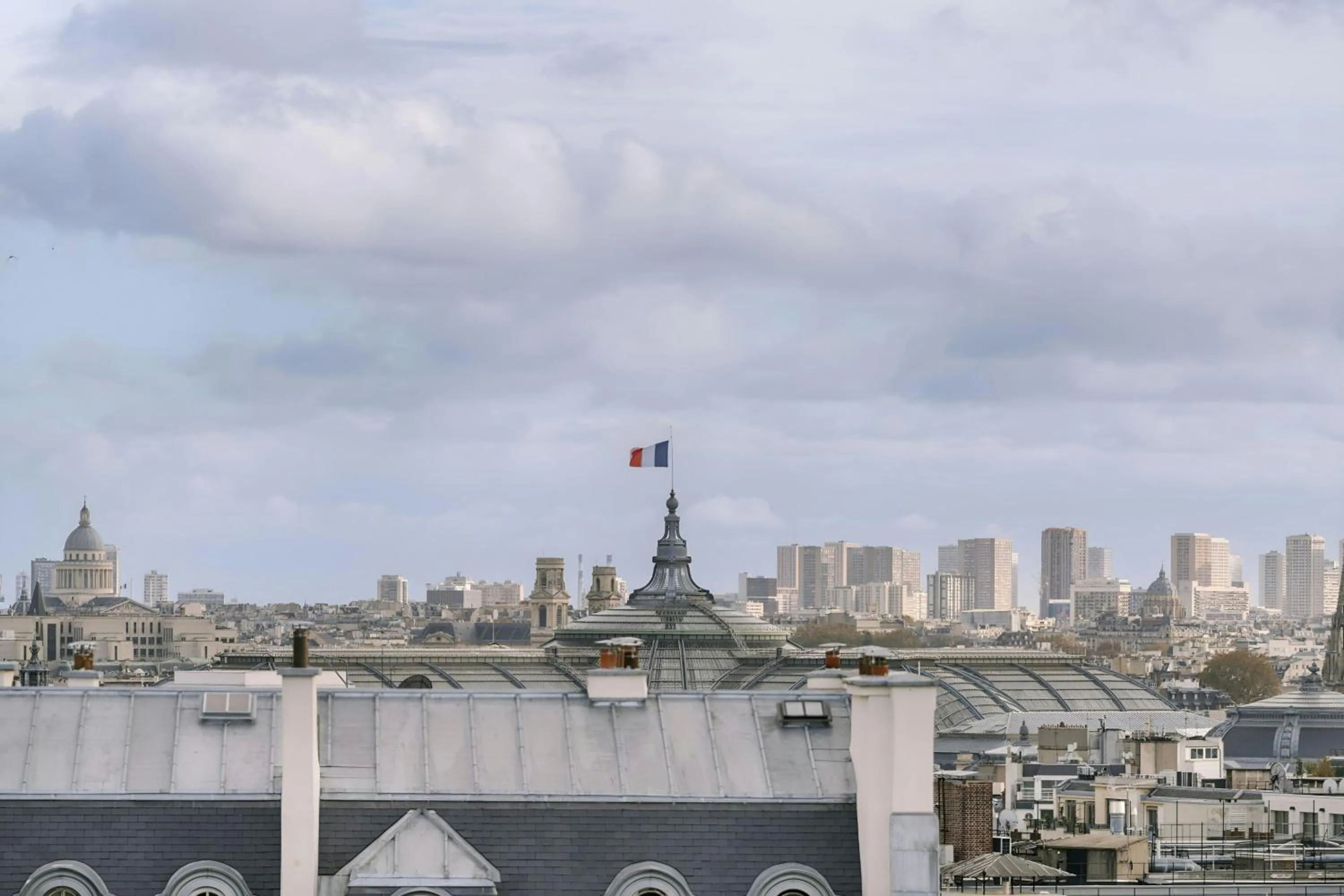 Photo of the whole room in Atala Hotel Champs Elysées, Sonder by Marriott Bonvoy