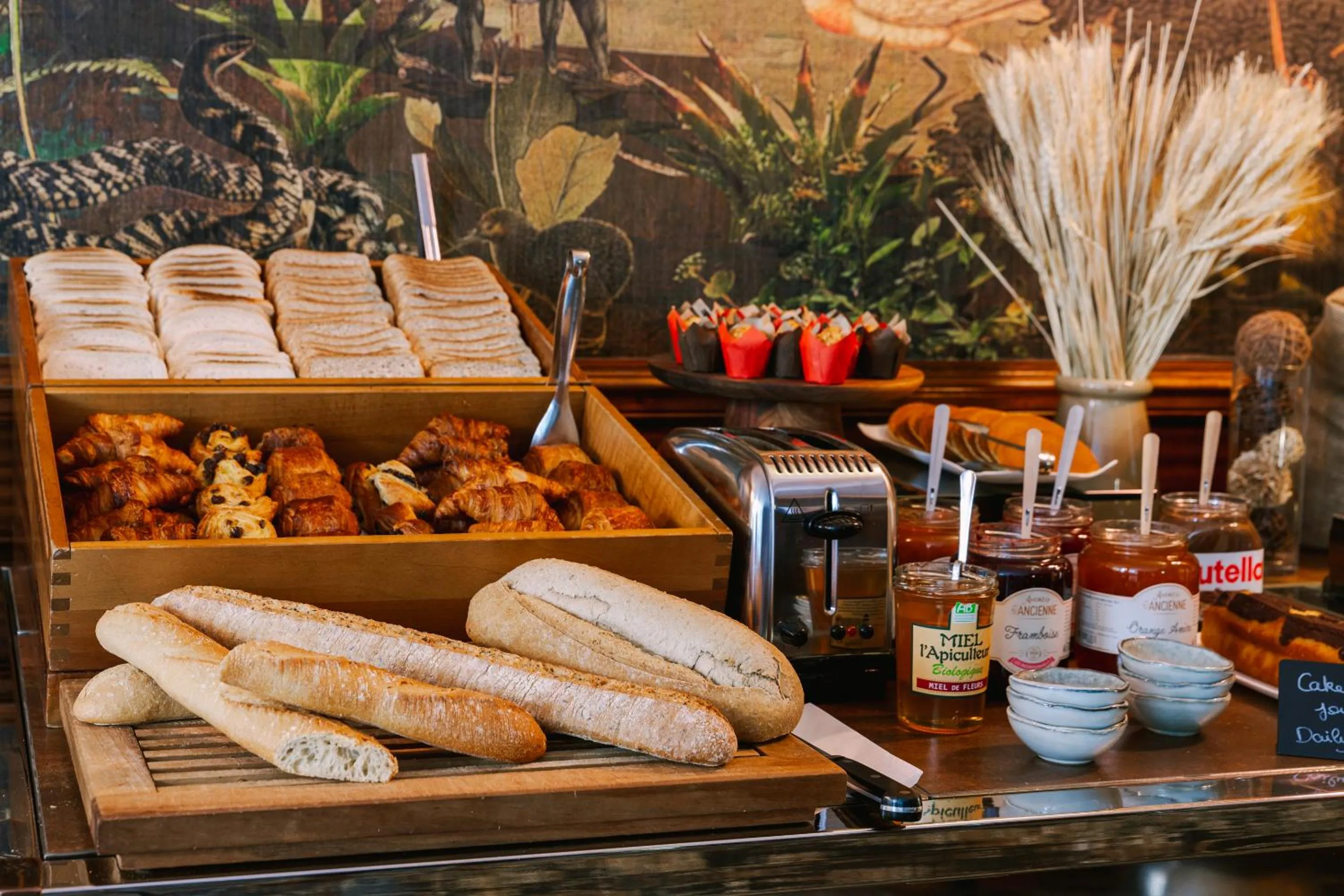 Food in Hôtel Atala Champs Elysees