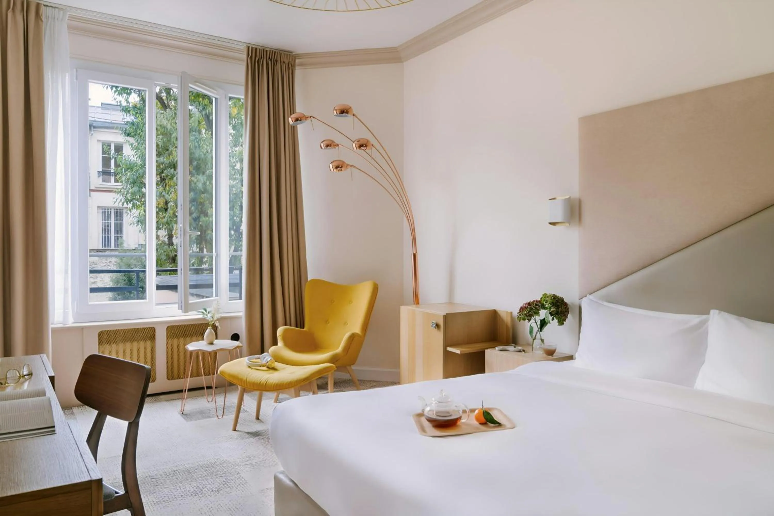 Bedroom, Bed in Atala Hotel Champs Elysées, Sonder by Marriott Bonvoy