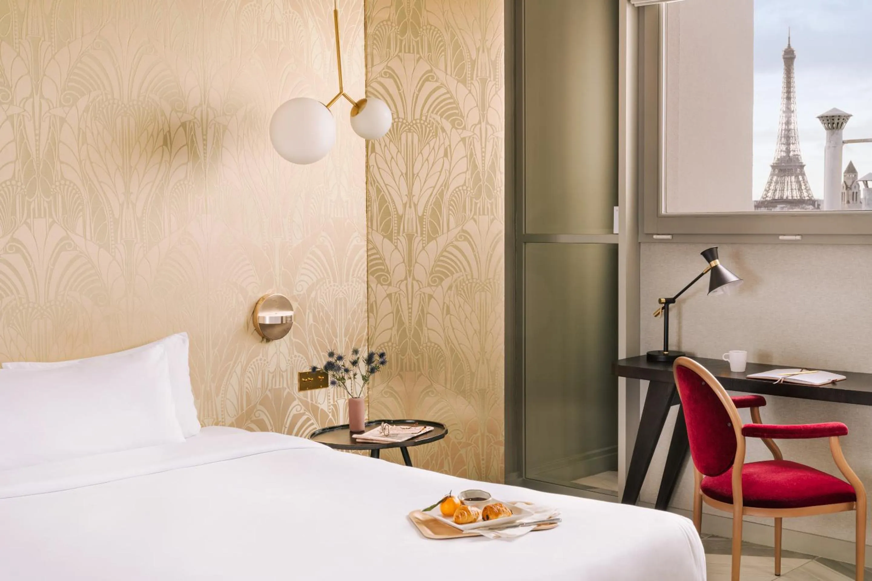 Bed in Hôtel Atala Champs Elysees