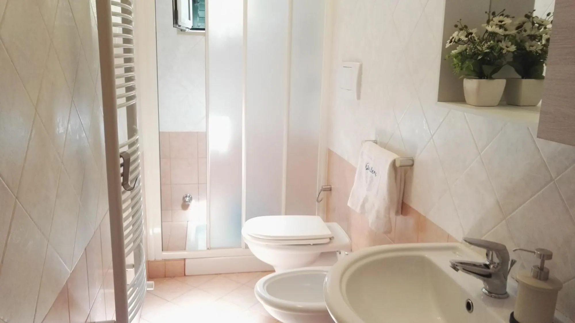 Toilet in GALLERY ART - Sea View