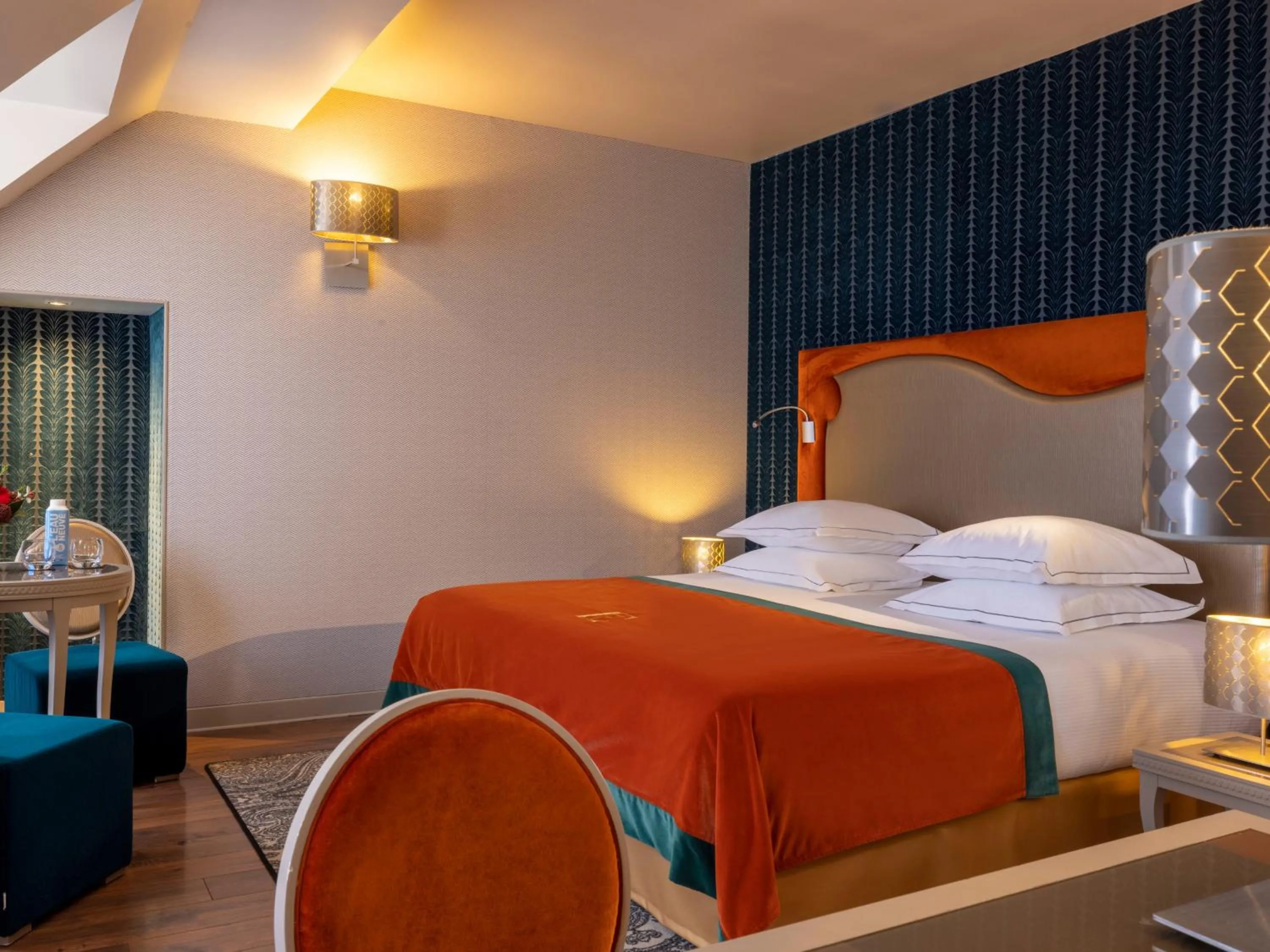 Bedroom, Bed in Edouard 7 Paris Opéra