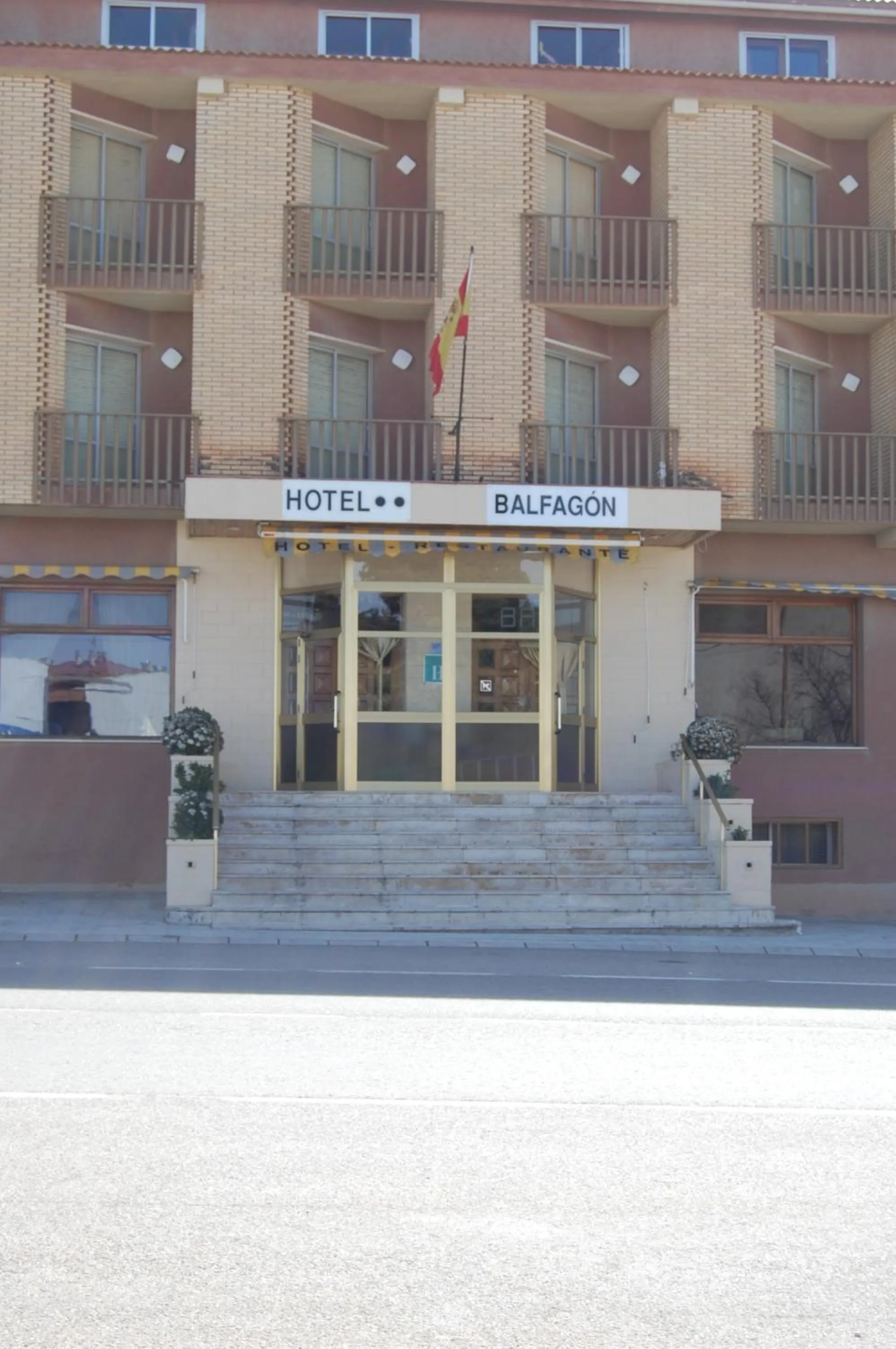 Facade/entrance in Hotel Balfagón