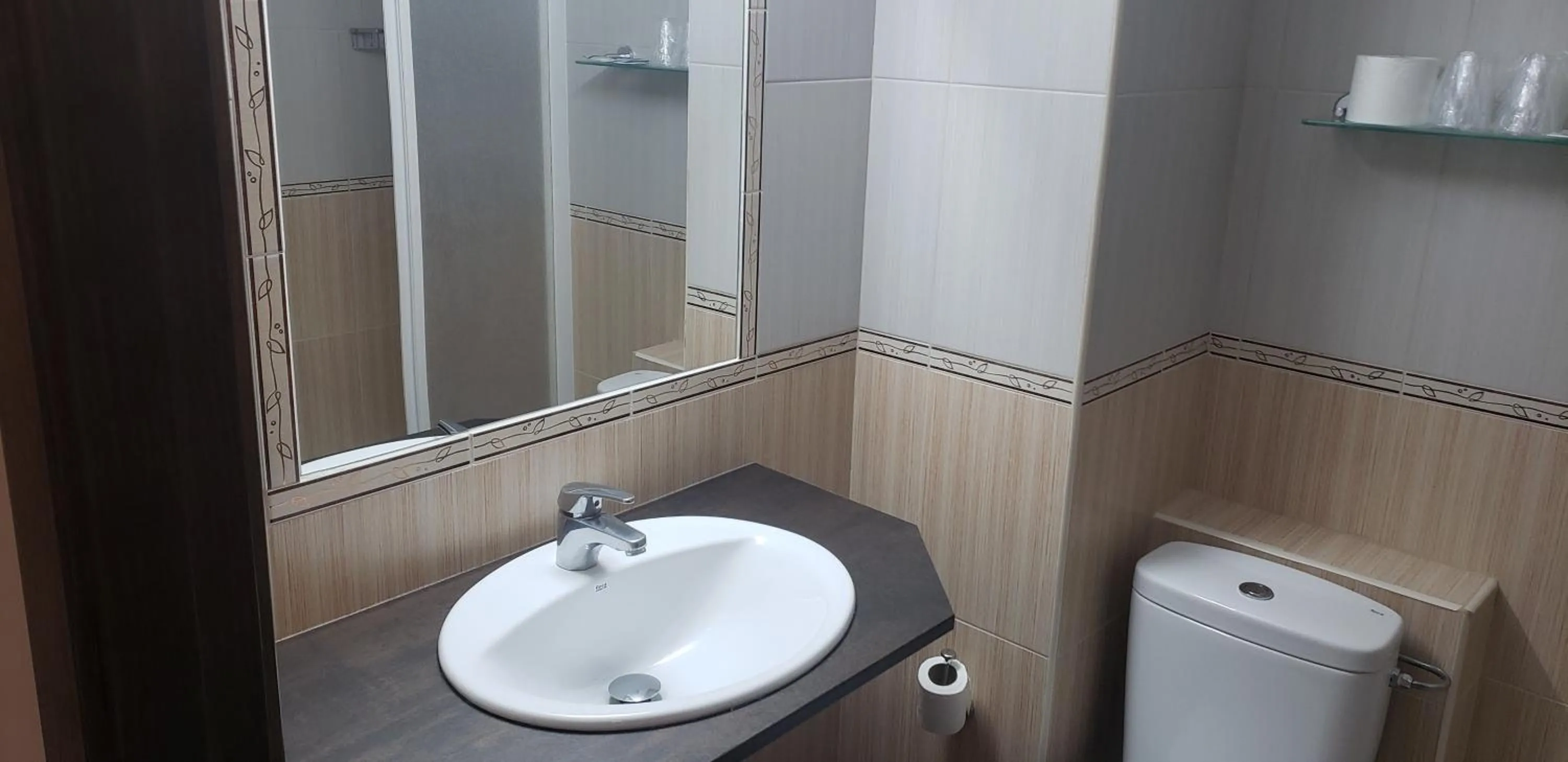 Bathroom in Hotel Balfagón