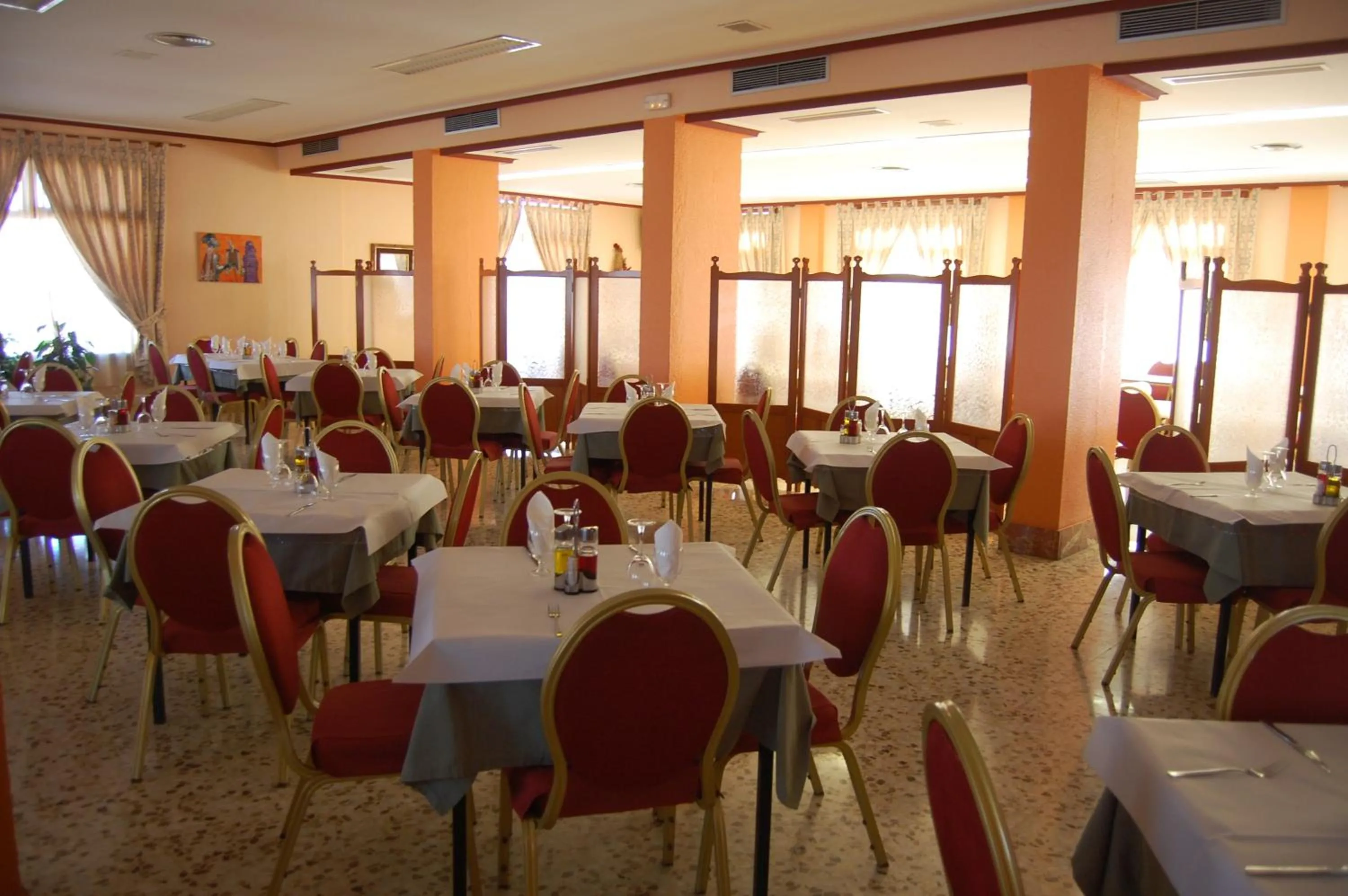 Restaurant/places to eat in Hotel Balfagón